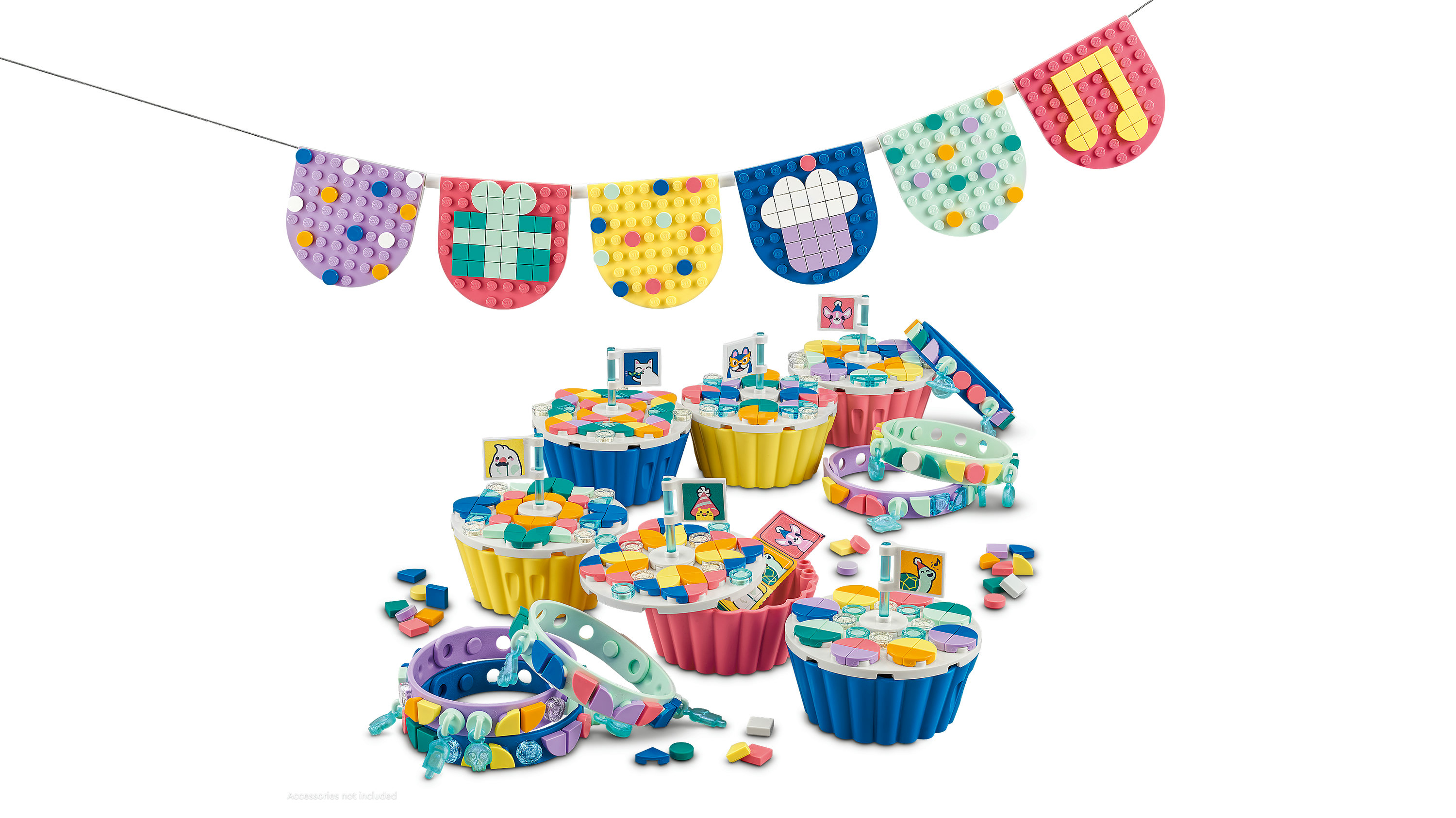LEGO Dots Set mit Cupcakes, Armbändern und Banner. Helle Farben und verschiedene Dekorationen.