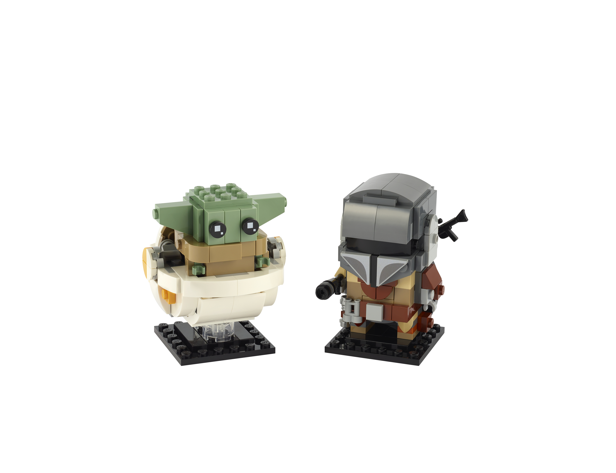 LEGO Star Wars baubare Figuren von The Mandalorian und Baby Yoda, stehend auf schwarzen Ausstellungsständern.
