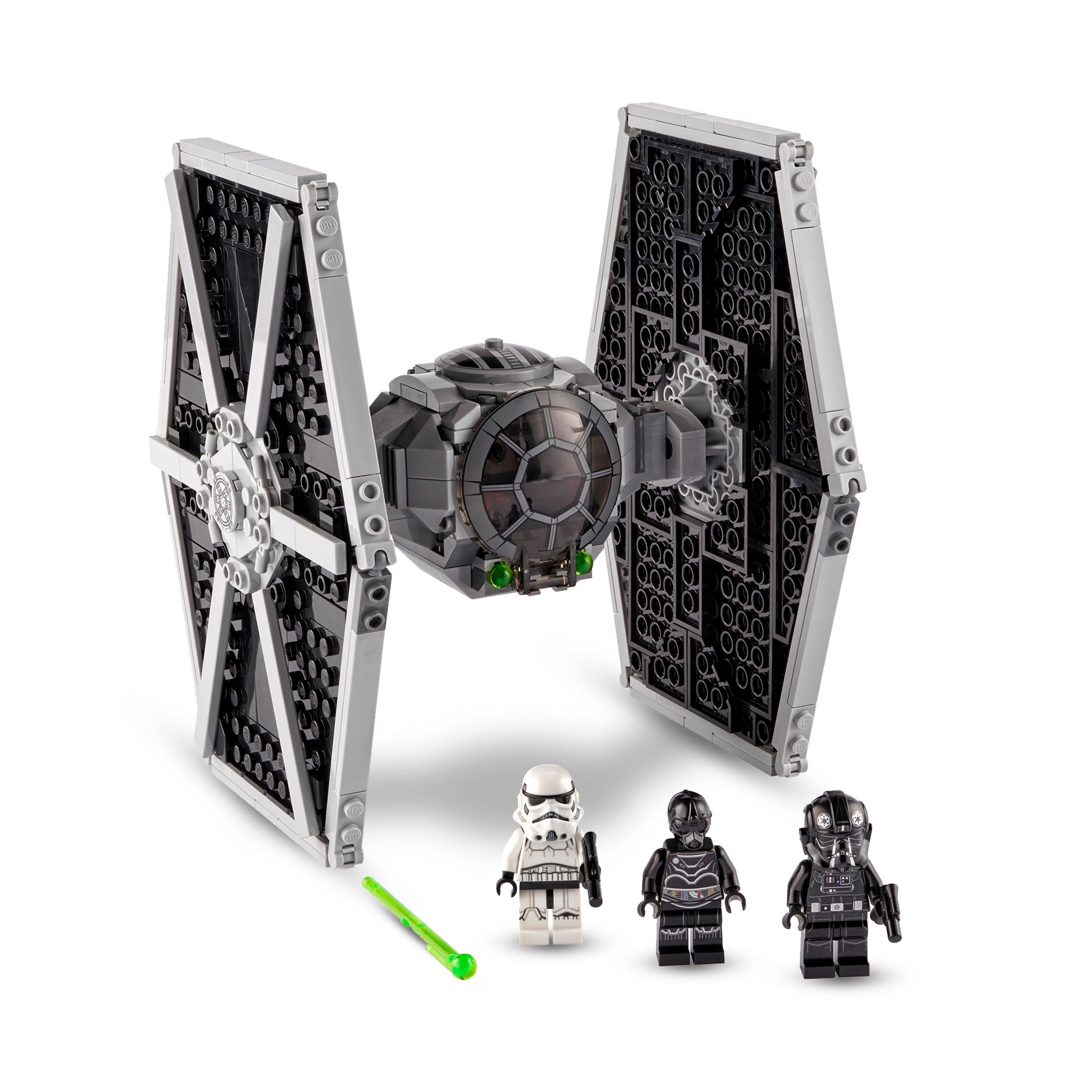 LEGO Star Wars TIE Fighter seti. TIE Fighter, üç minifigürle: iki siyah giyimli pilot ve beyaz bir Stormtrooper.