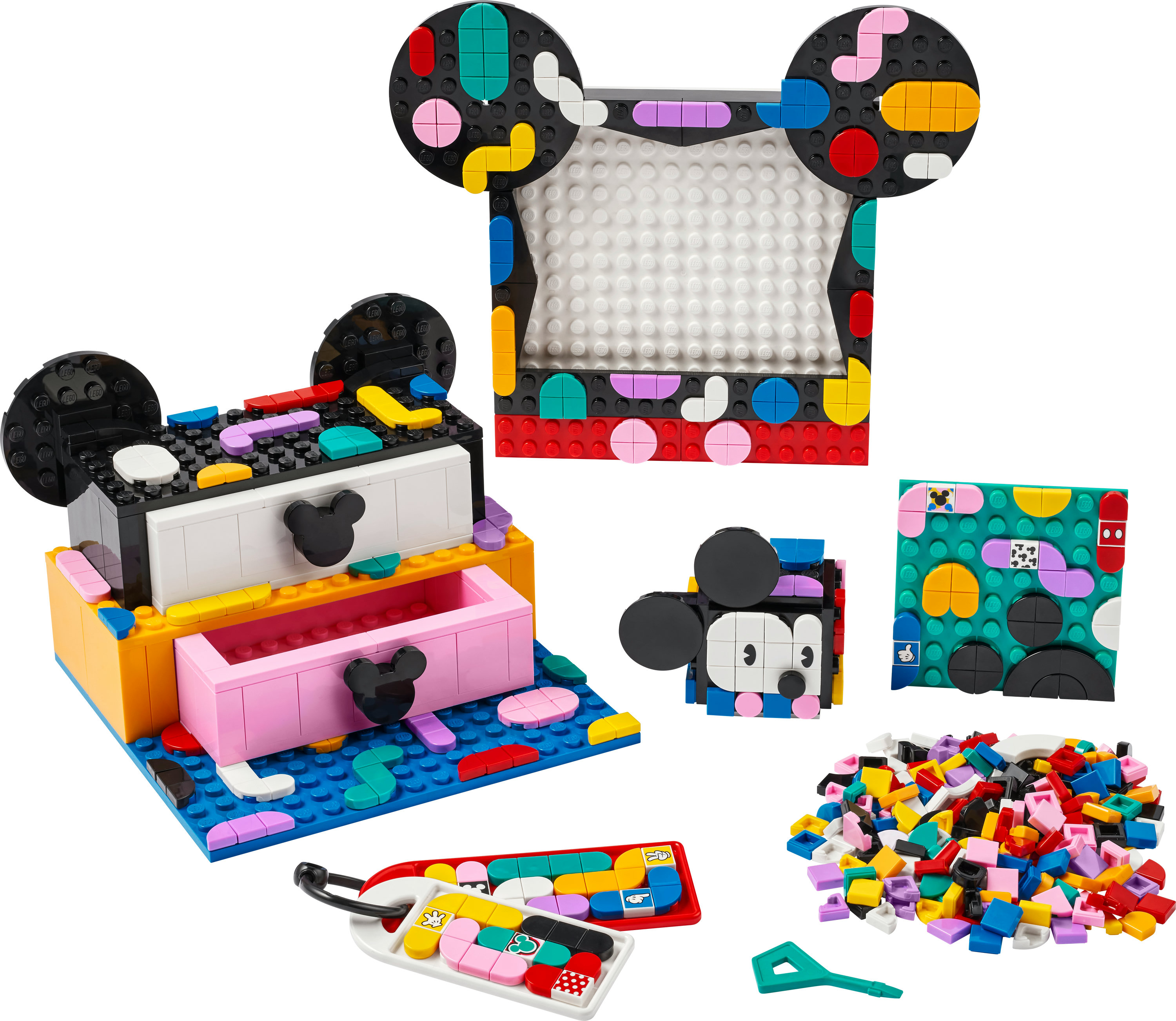 Een Lego-set met Mickey Mouse-thema-elementen, waaronder een Mickey-hoofdkader en kleurrijke blokken.