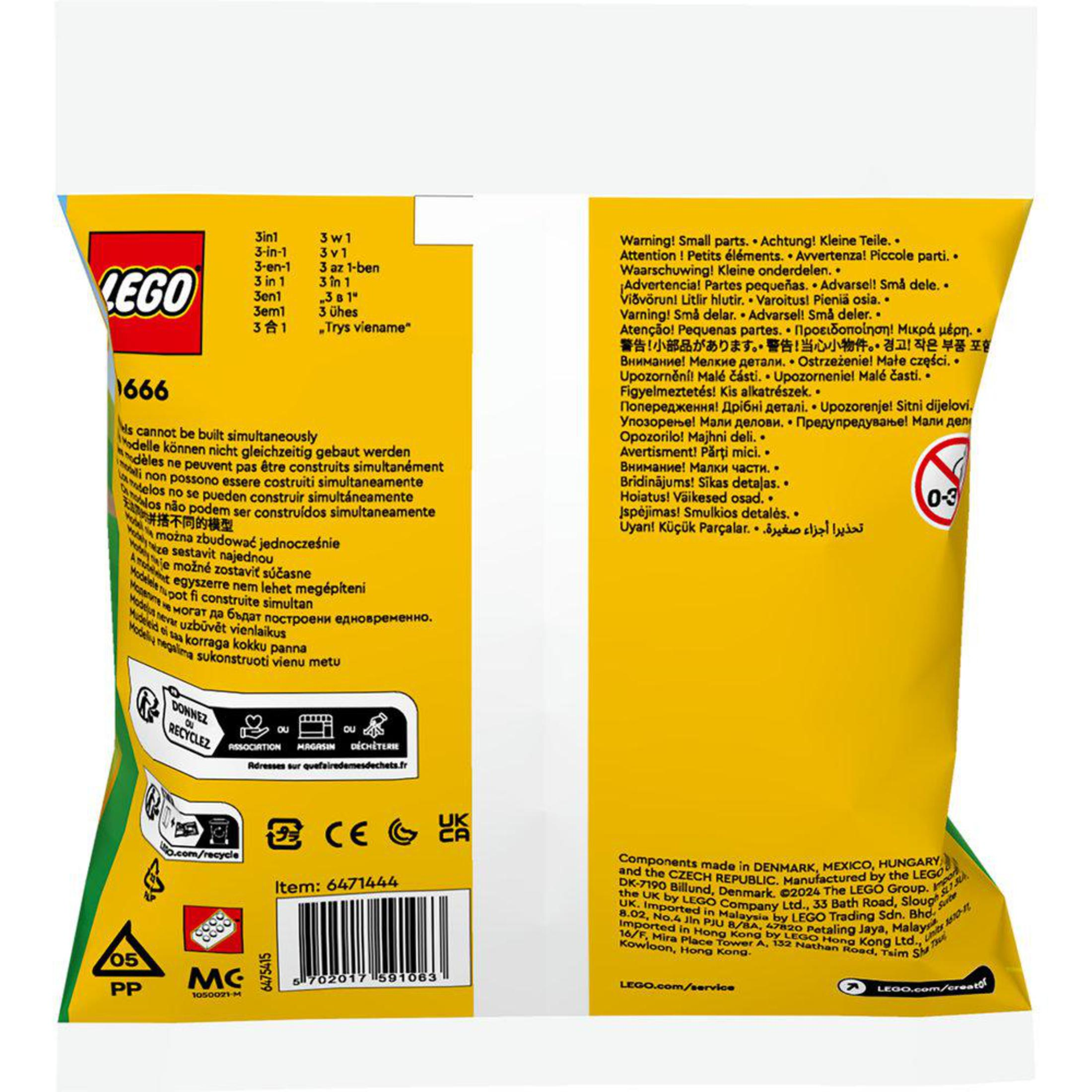 Lego çantası. Lego logosu, metin, geri dönüşüm sembolü ve küçük parçalar uyarısı. Beyaz zemin.