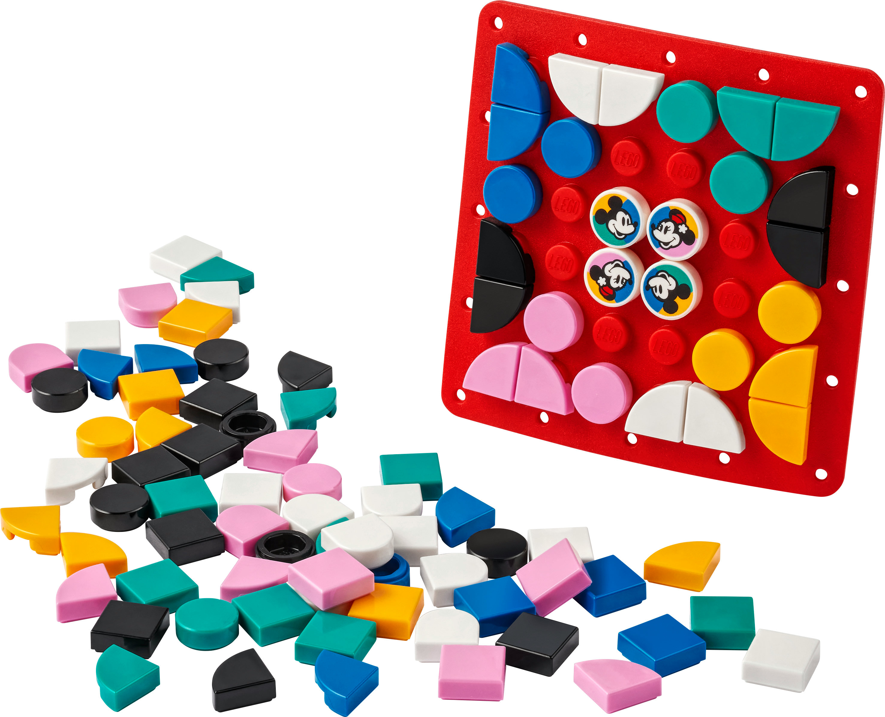 LEGO-set met kleurrijke vormen en Mickey Mouse-schijven op een rode basis.