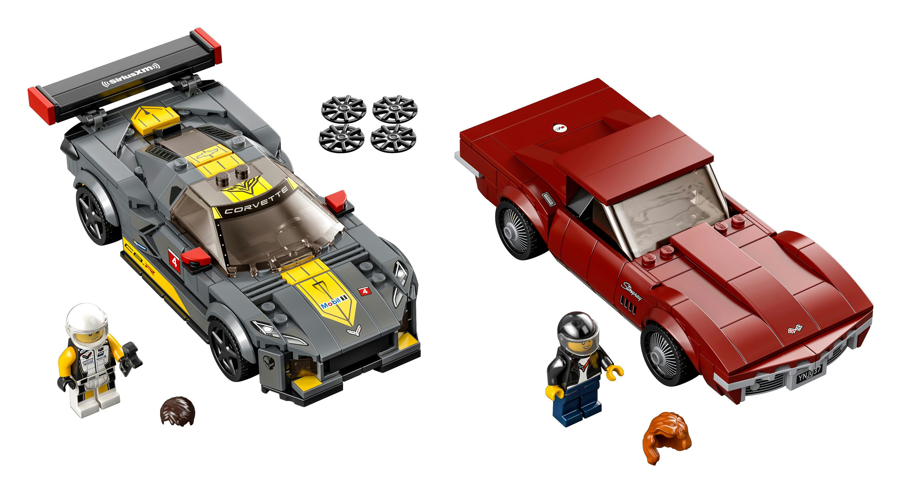 Zwei Lego-Autos, eine graue Corvette mit gelbem Streifen und ein rotes Oldtimer.