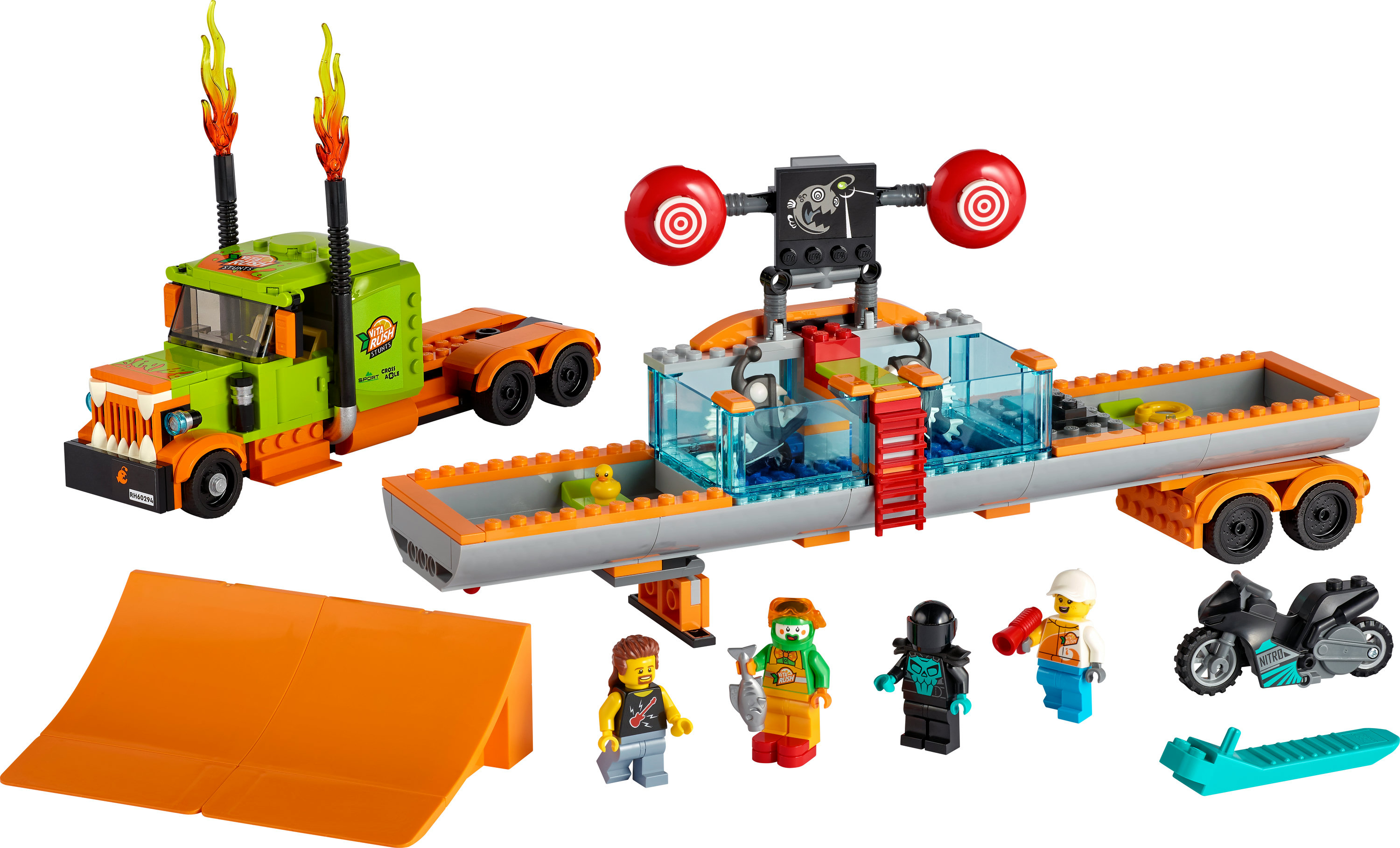 Lego Stunt Show Set mit LKW, Rampe und Figuren. Enthält ein Motorrad und ein Ziel.