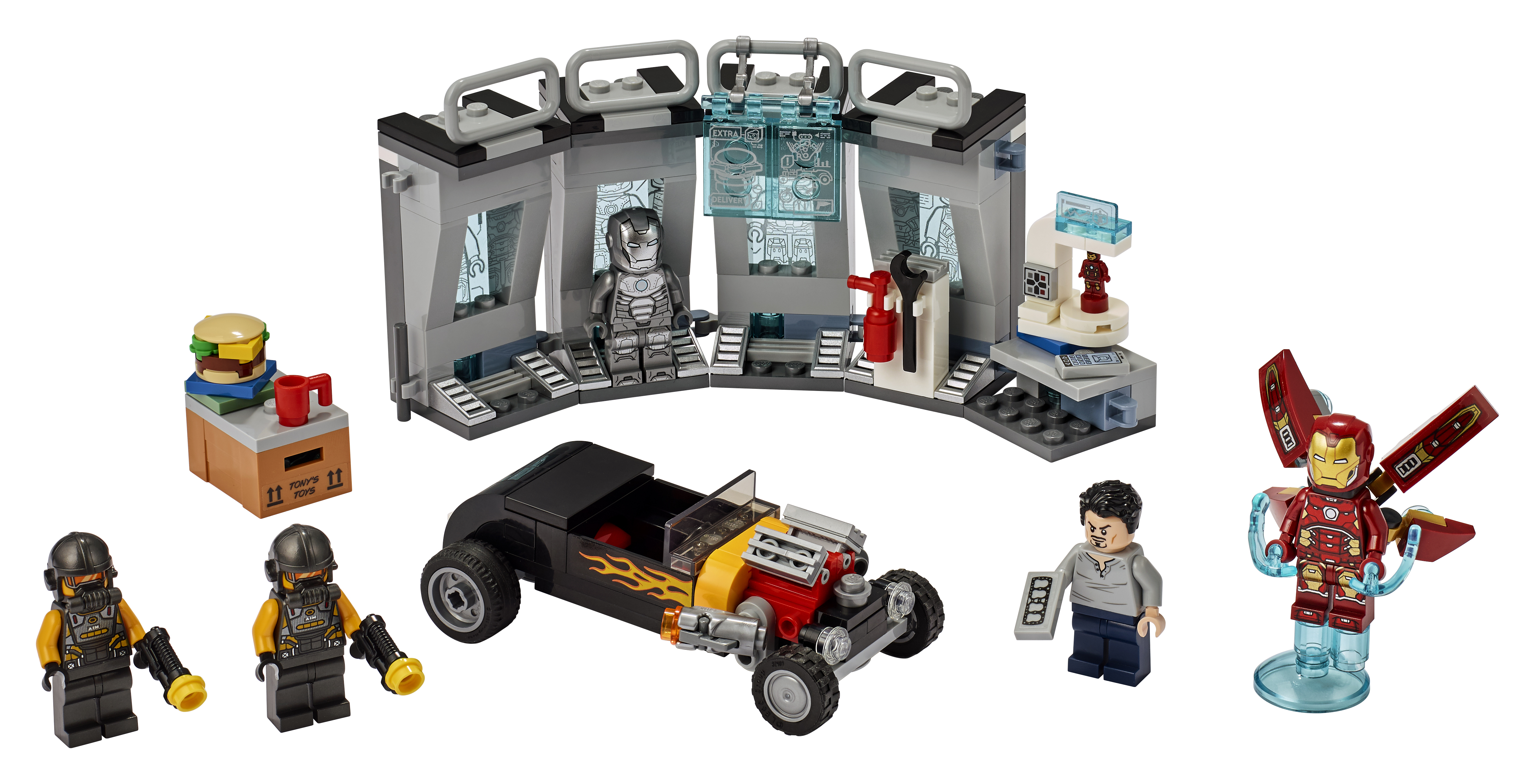 Set Lego con Iron Man, l'officina di Iron Man, un'auto e minifigure.