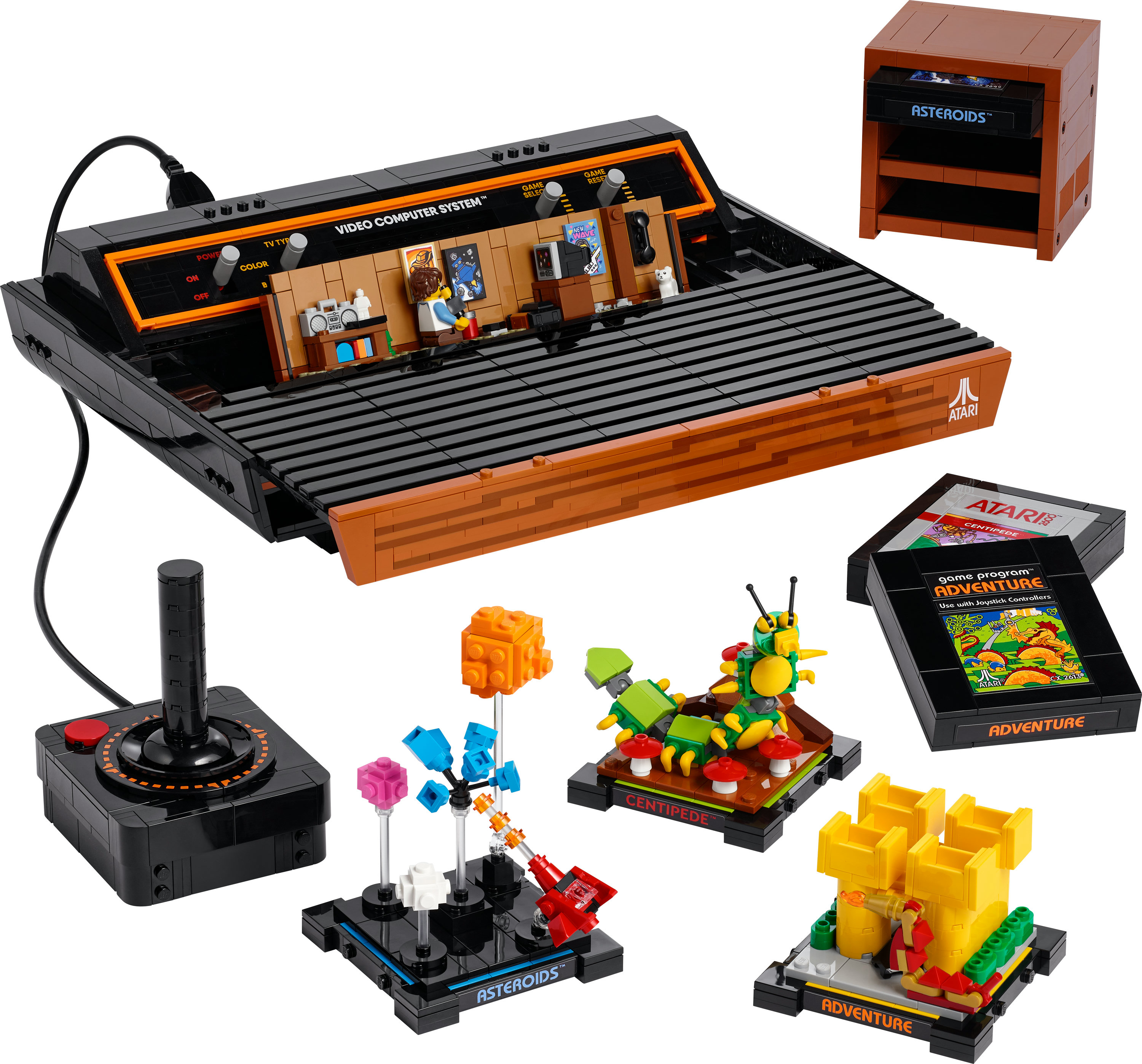 Ein Lego Atari Videospielkonsolenmodell mit Spielkassetten und Mini-Spielaufbauten.