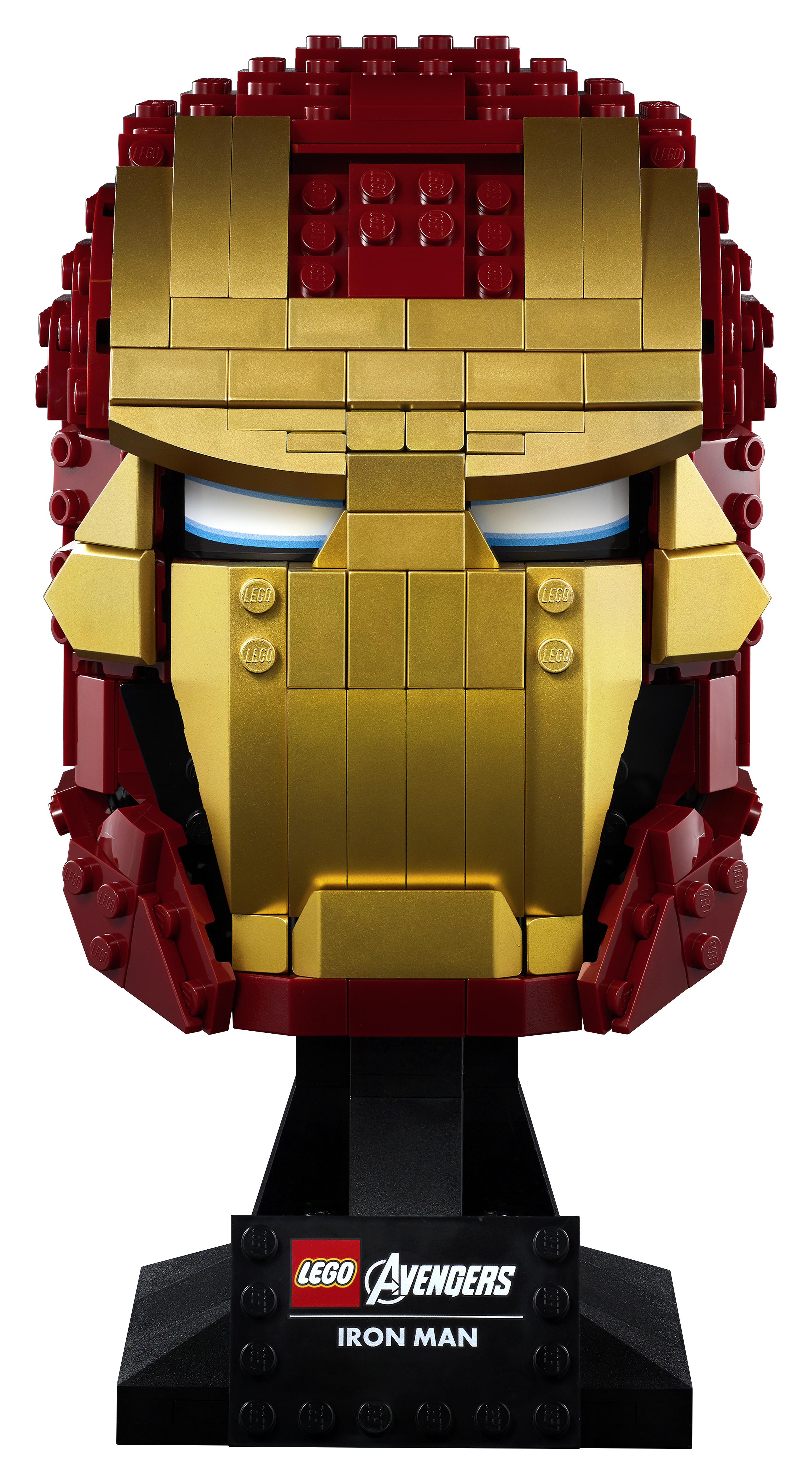 Lego Iron Man Helm Büste auf schwarzem Ständer. Merkmale rot und gold Farbschema.