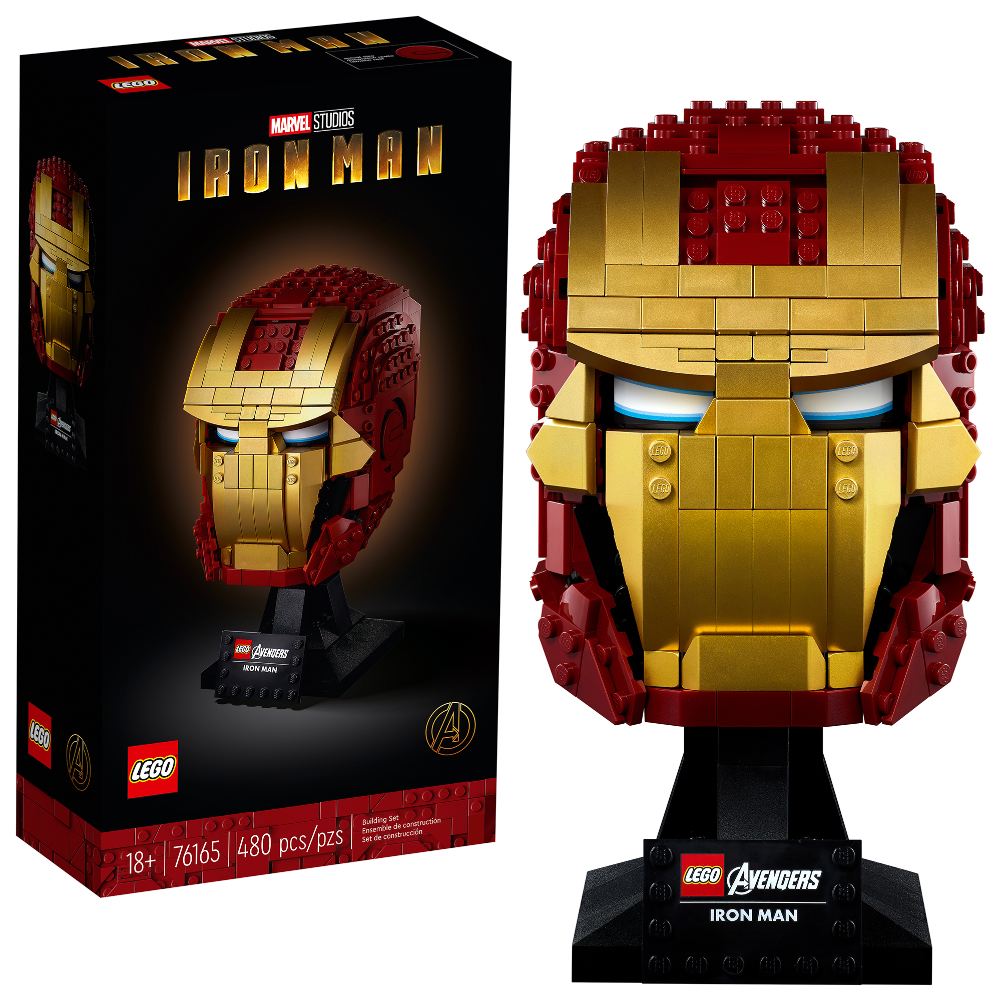 Eine Lego Iron Man Helm-Set-Box und der zusammengebaute Helm auf einem schwarzen Ständer, zeigt rote und goldene Steine.