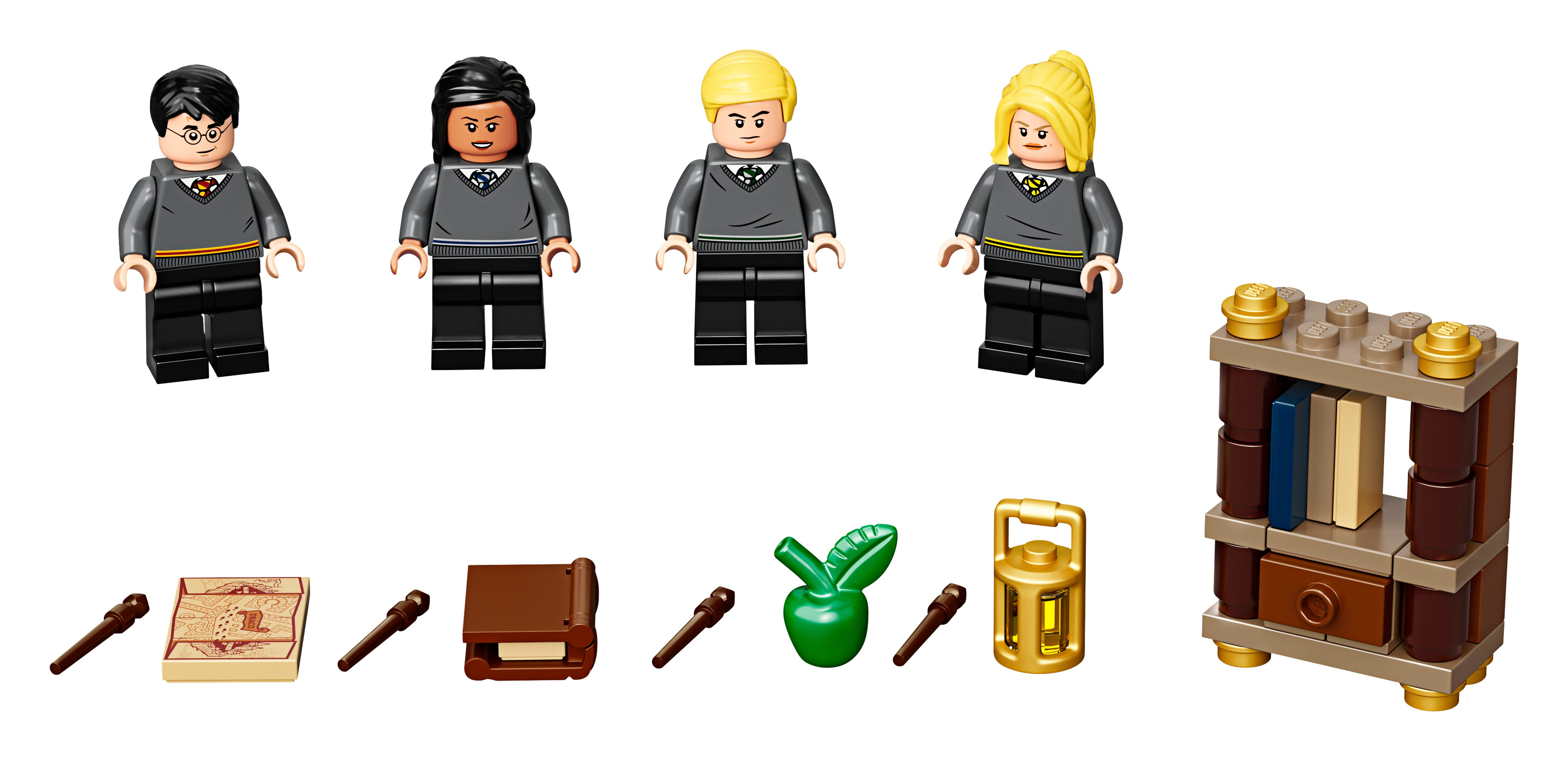 Vier Lego-Figuren, ein Bücherregal und mehrere Requisiten wie Zauberstäbe und ein Buch auf weißem Grund.
