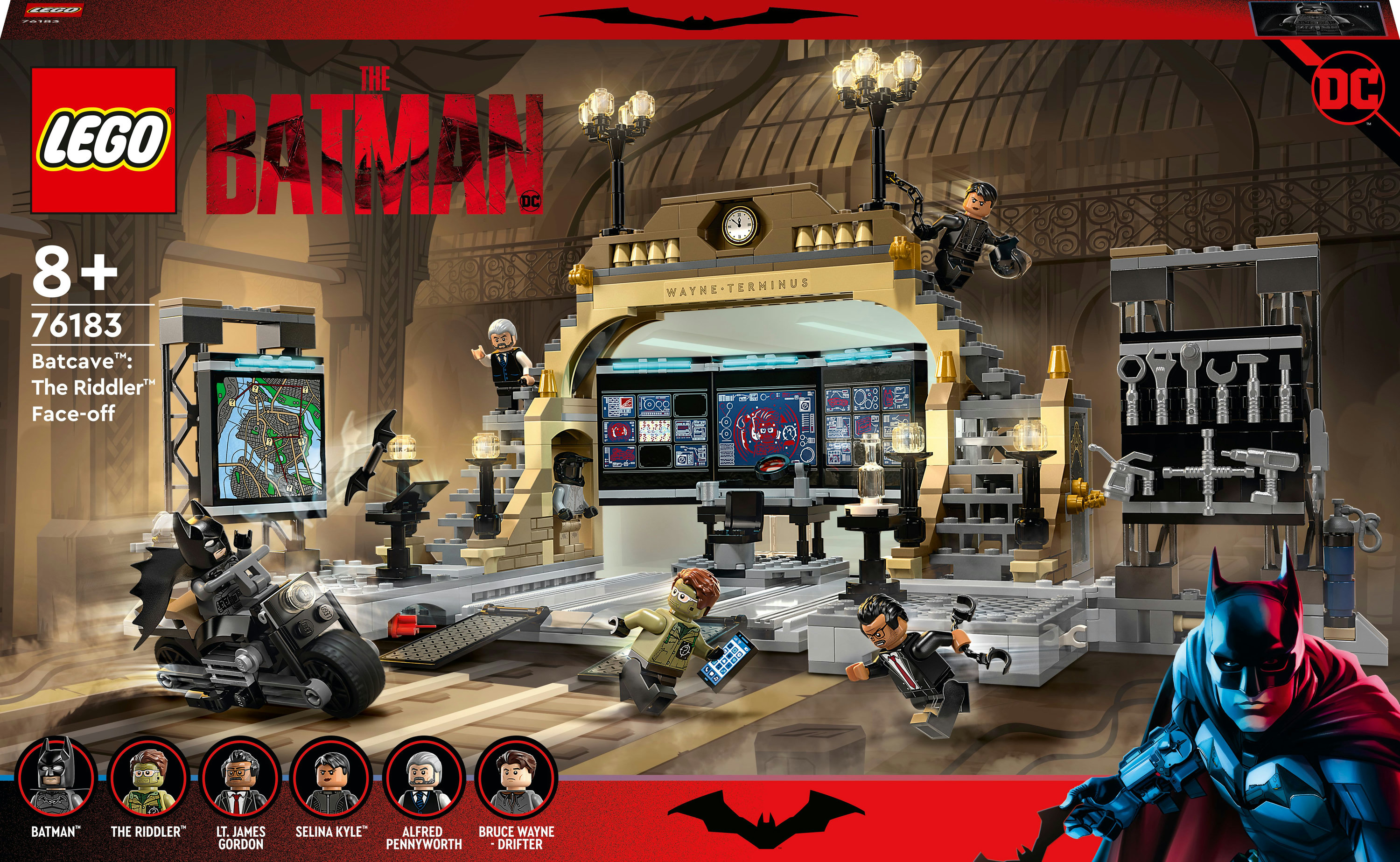 Set Lego raffigurante Batman, l'Enigmista e una scena della Batcaverna.