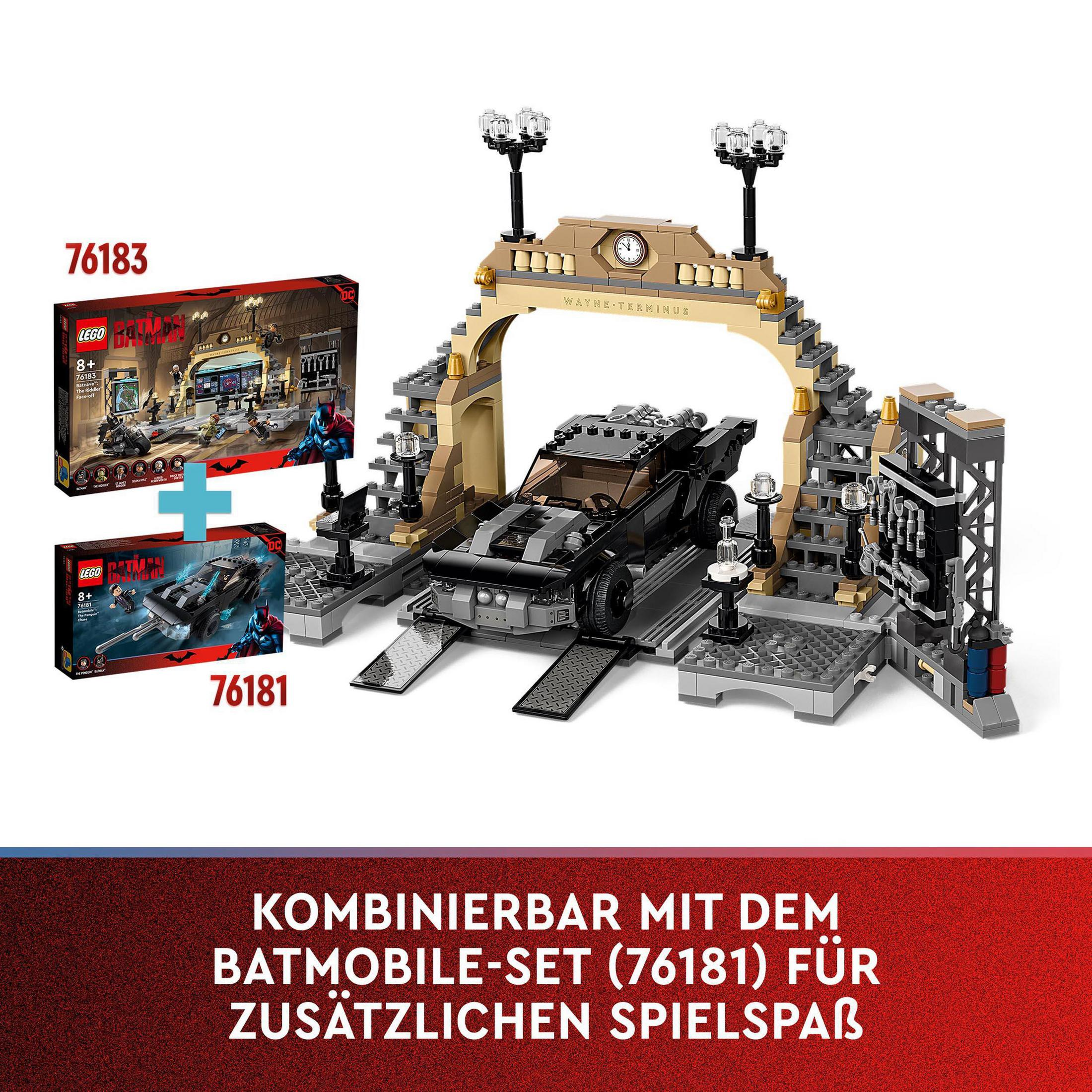 Un set Lego Batman con una Batmobile, un edificio e figure di Batman, mostrato con due scatole.