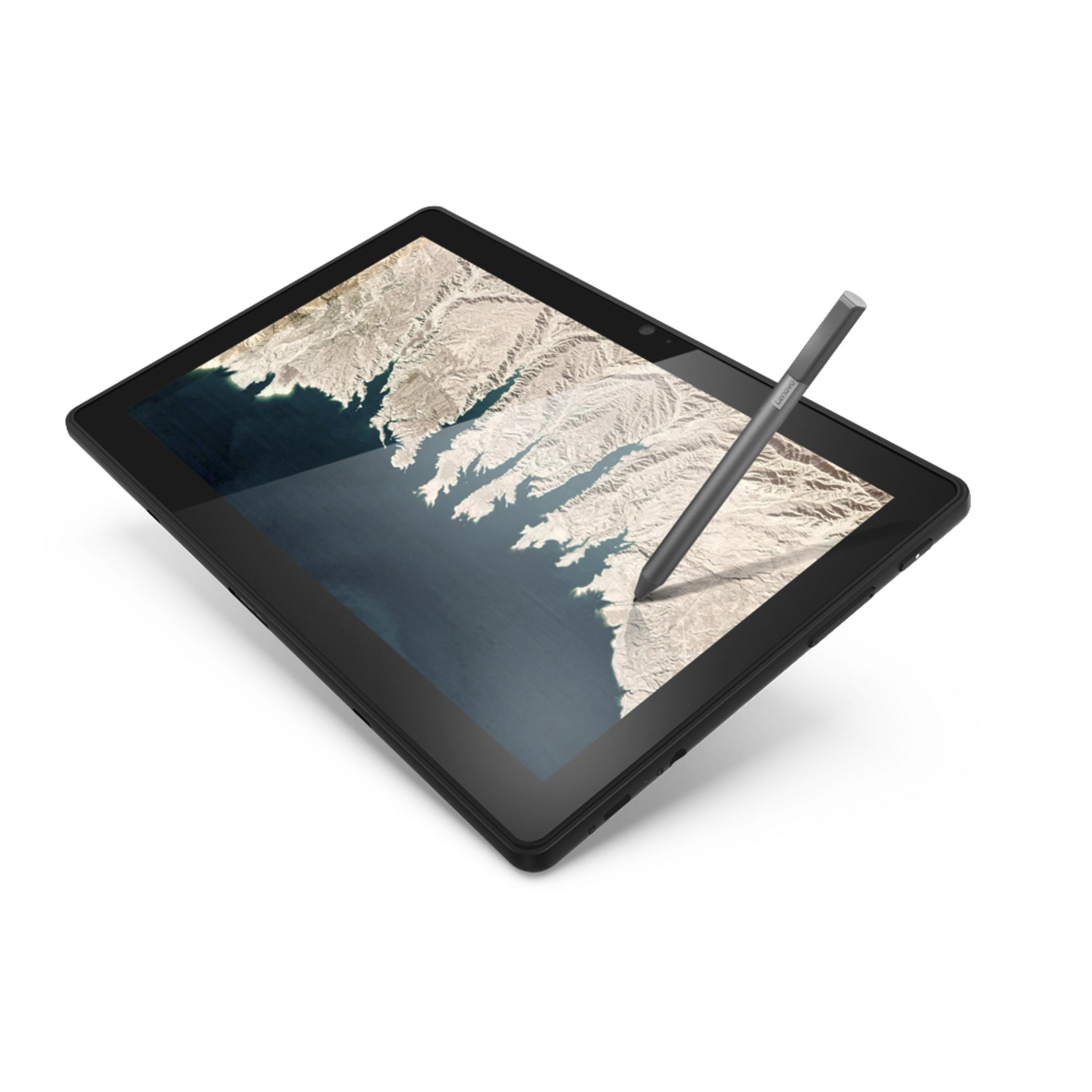 Una tableta Lenovo negra con un lápiz óptico. La pantalla muestra una vista aérea de una costa.