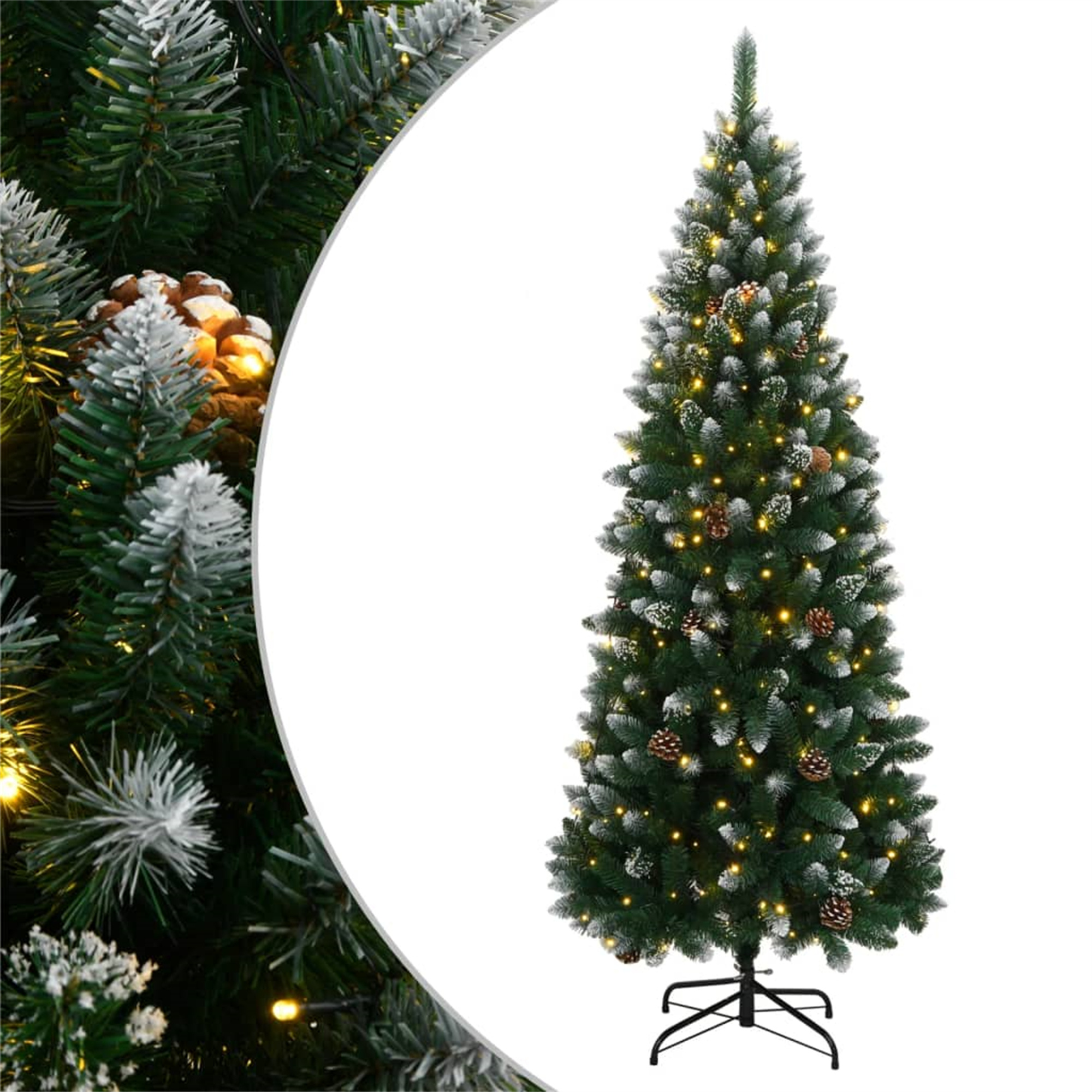 Ein grüner Weihnachtsbaum mit Lichtern und Tannenzapfen auf weißem Grund.
