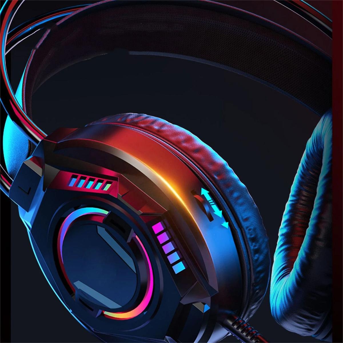Nahaufnahme eines schwarz-roten Gaming-Headsets mit bunten Lichtern und Lautstärkeregelung.
