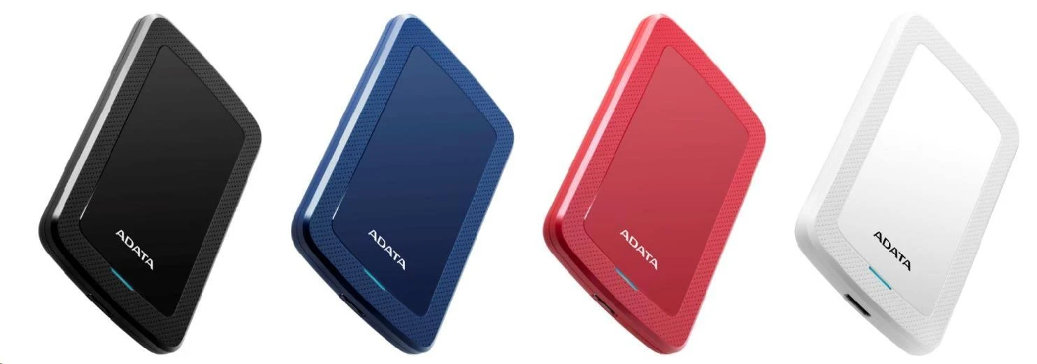 Vier ADATA externe Festplatten in Schwarz, Blau, Rot und Weiß. Alle haben das ADATA-Logo vorne.