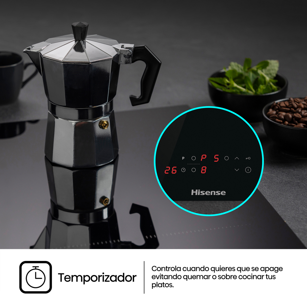 Encimera negra con cafetera plateada y panel de control con pantalla.