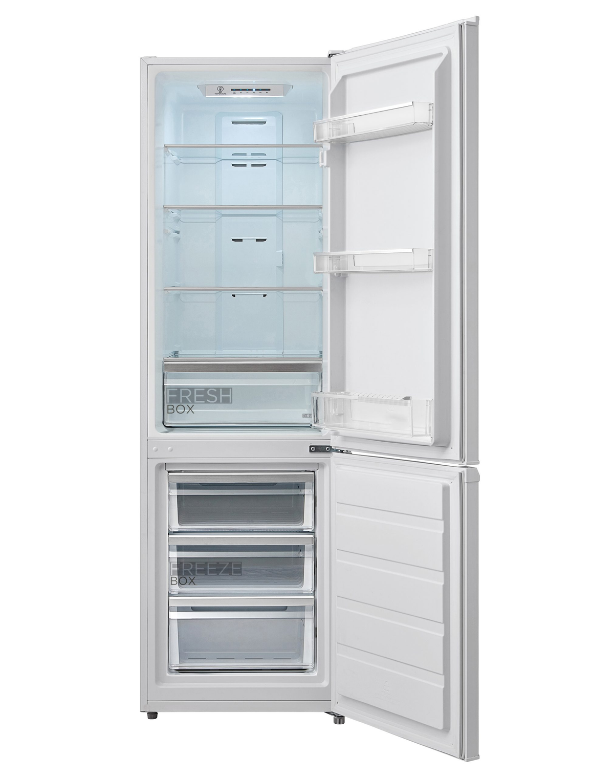 Een witte koelkast met de deur open, met interne compartimenten en planken. Witte achtergrond.