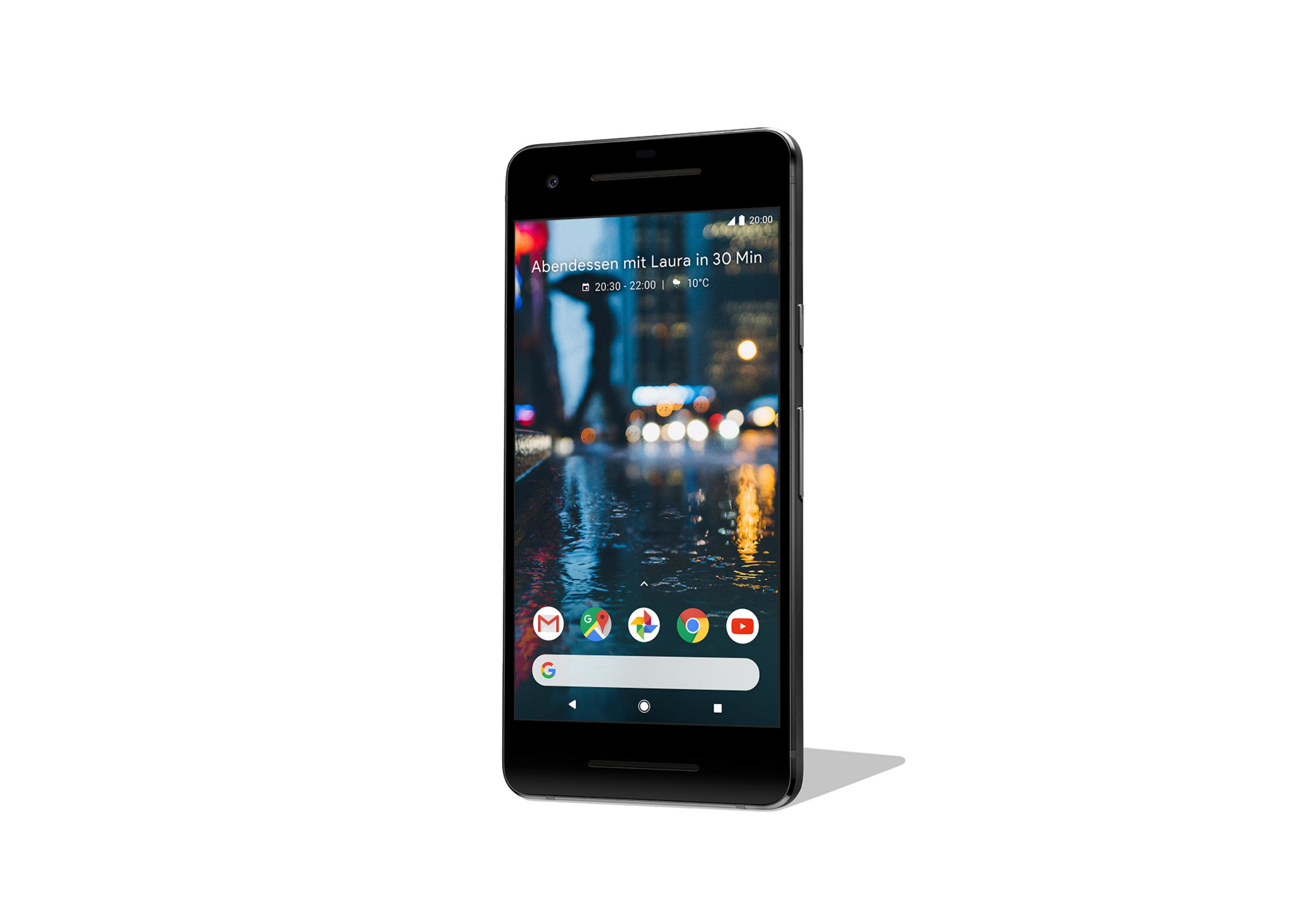 Ein schwarzes Smartphone auf weißem Hintergrund, das einen App-Bildschirm anzeigt. Der Bildschirm zeigt einen Stadt-Hintergrund.