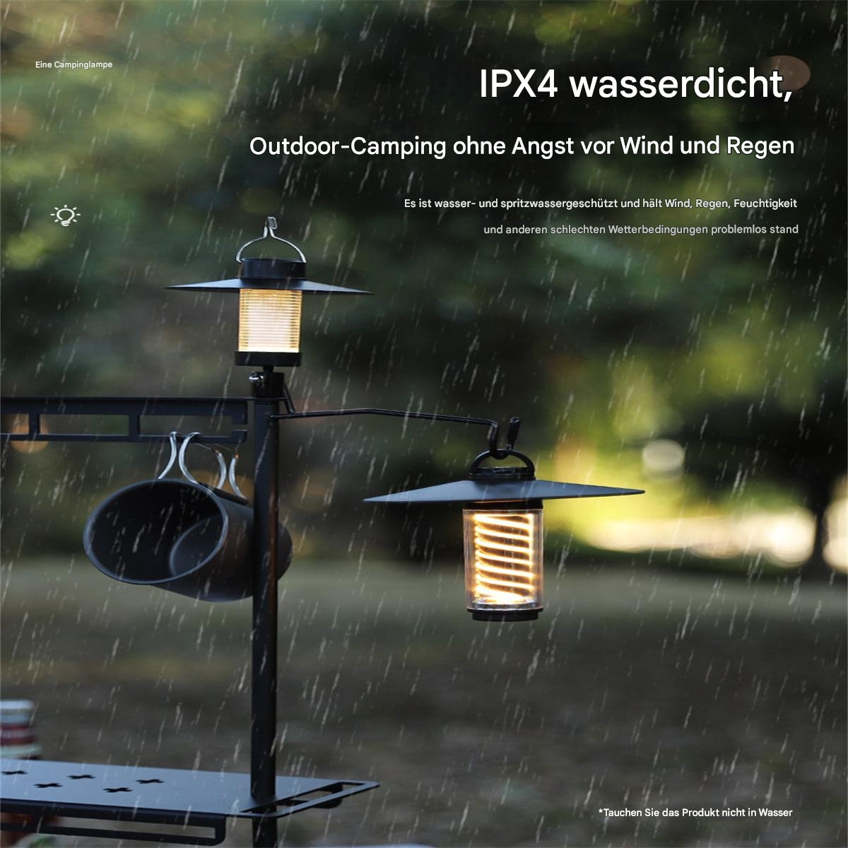 Campinglaterne. Schwarzer Rahmen, zylindrisches Licht und Regen. Die Umgebung ist natürlich.