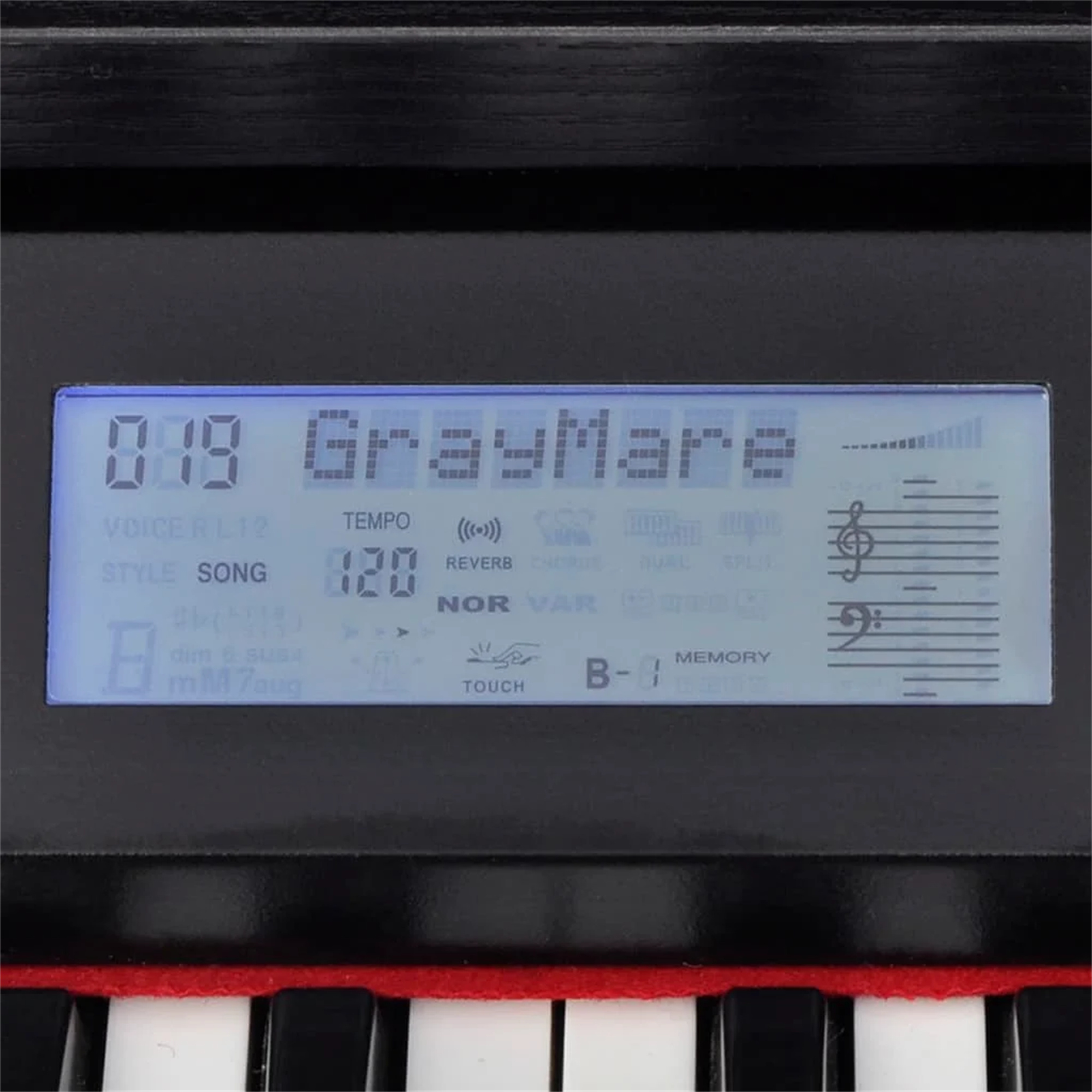 Digitales Klavierdisplay mit 'Graymare' und Noten. Zeigt Tempo und Einstellungen.