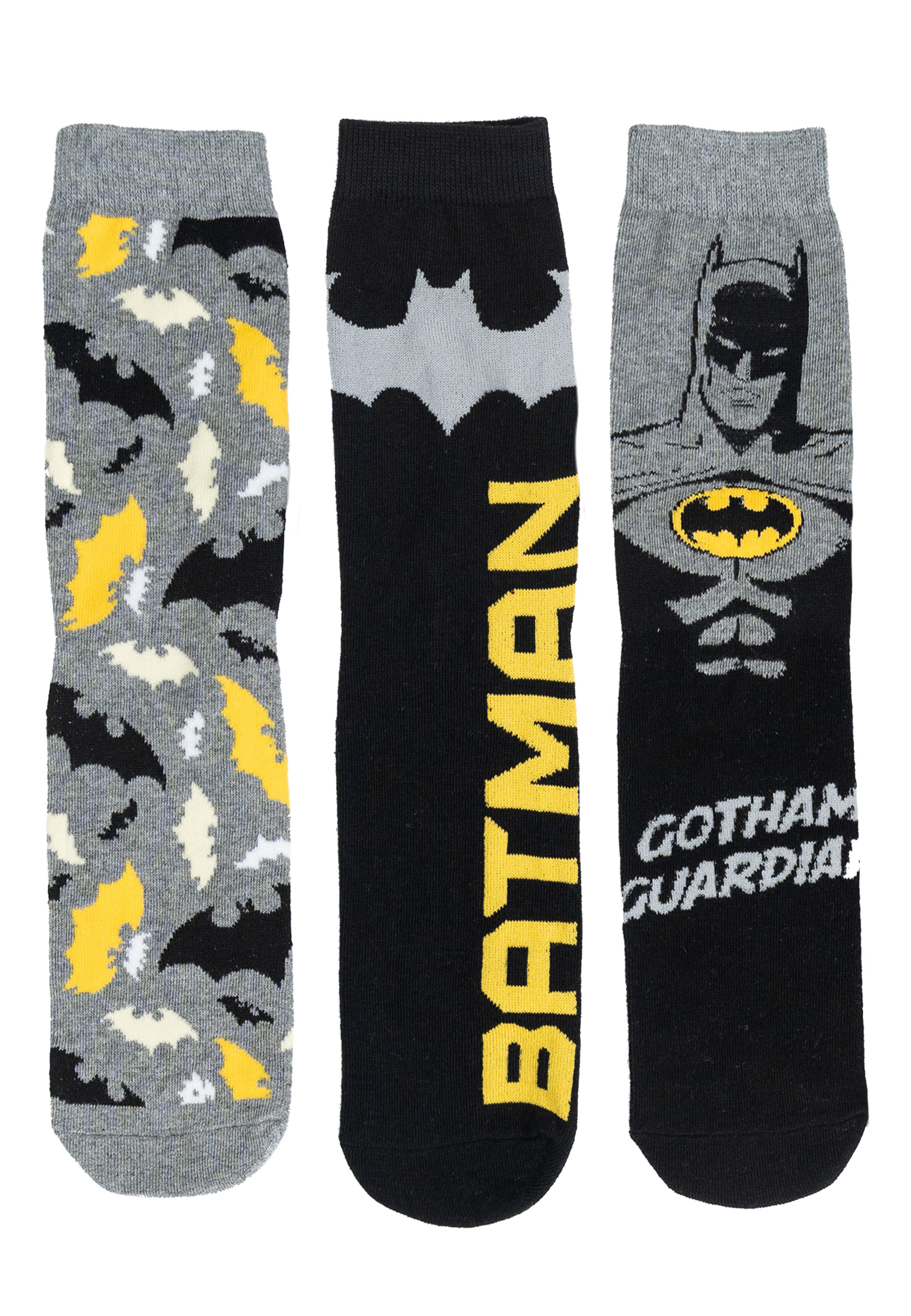 Drei Batman-Socken. Eine graue mit Fledermausmuster, eine schwarze mit Logo, eine graue mit Batman-Bild.