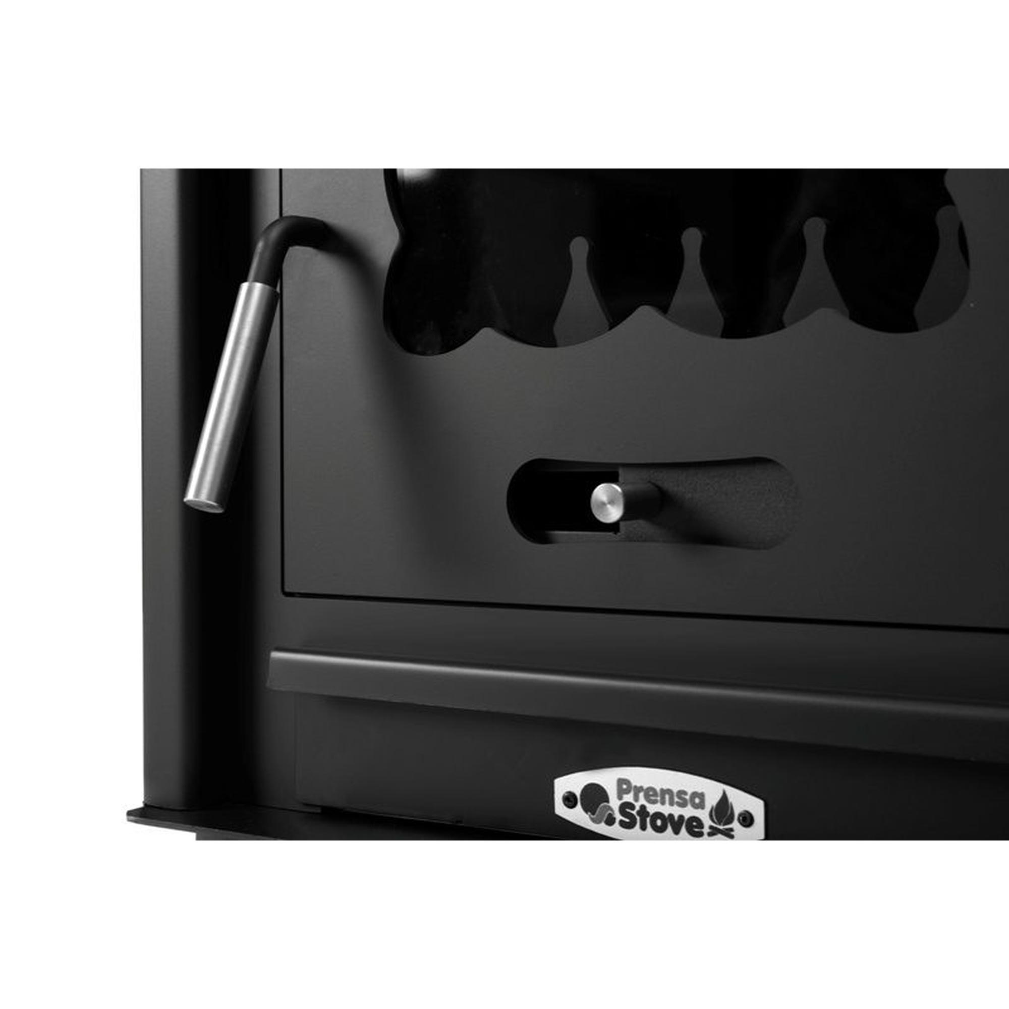 Primer plano de una puerta de estufa negra con una manija y un logotipo que dice 'PRENSA STOVE'.
