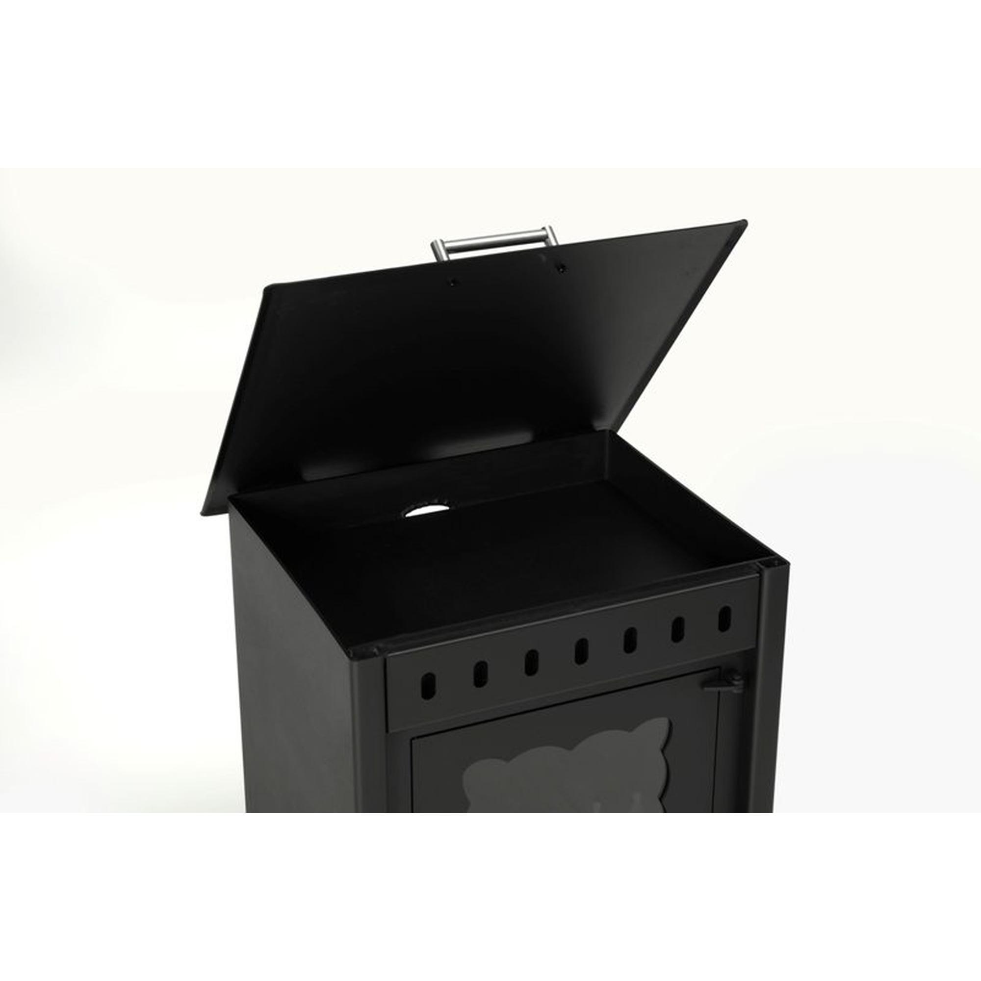 Caja metálica negra con tapa abierta. Tiene una abertura para la puerta y un agujero.