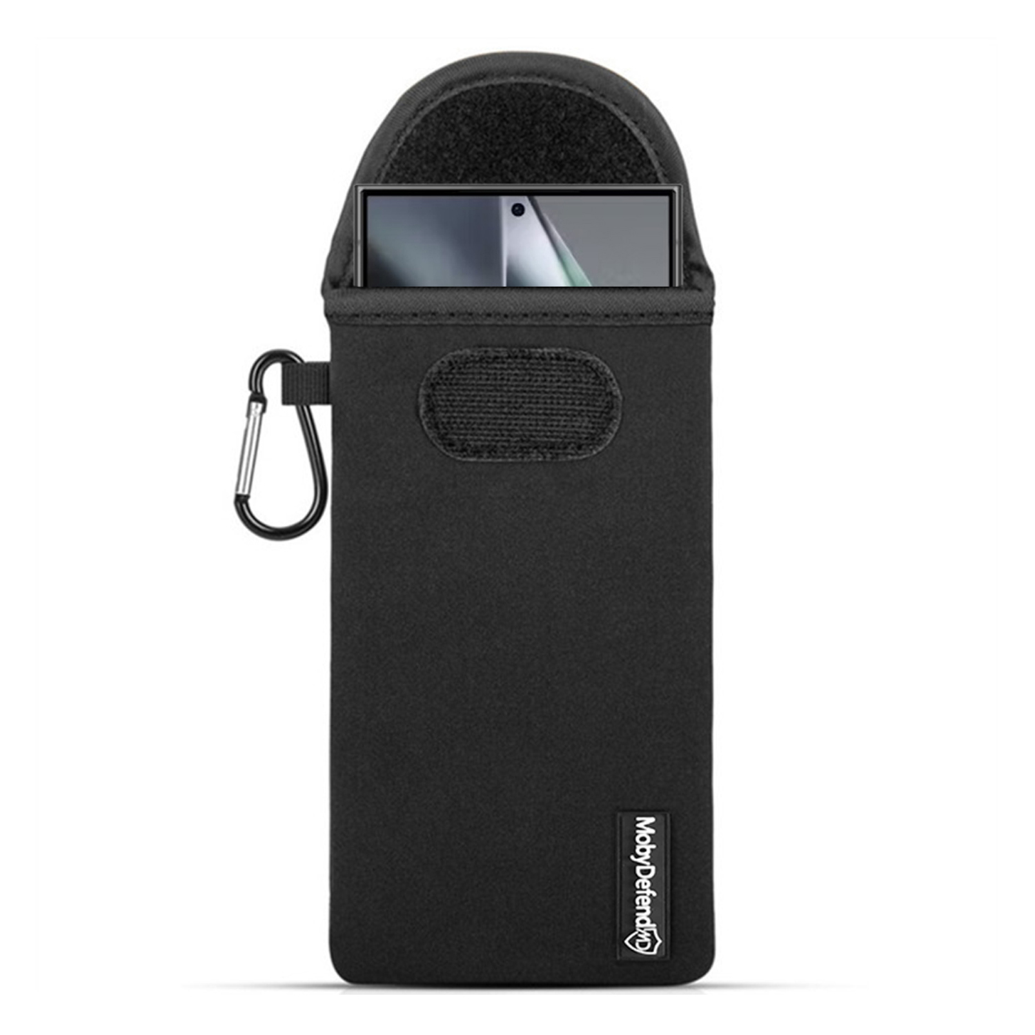 Zwarte telefoonsleeve met een telefoon erin en een karabijnhaak.