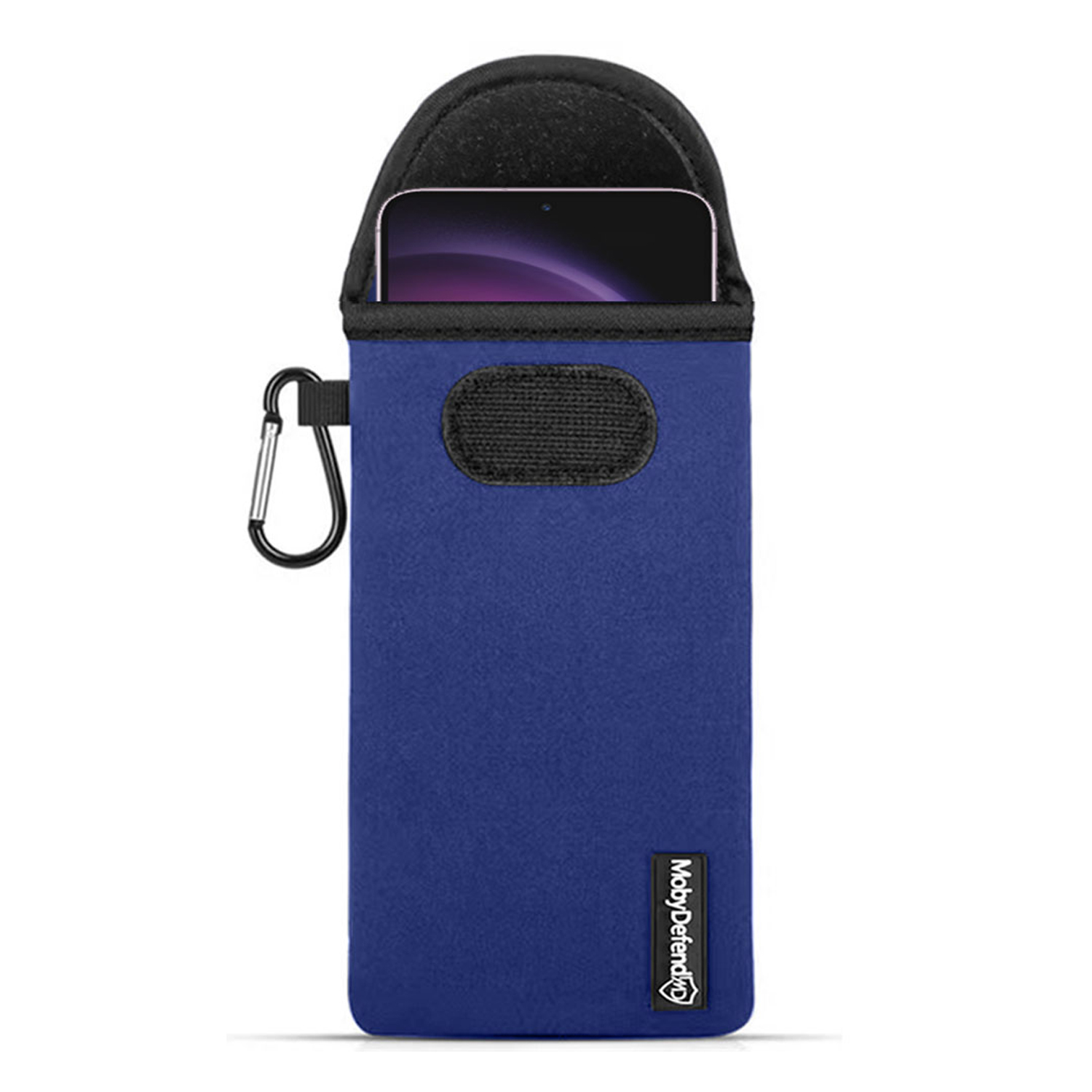 Blauw telefoonhoesje met een telefoon erin. De achtergrond is wit.