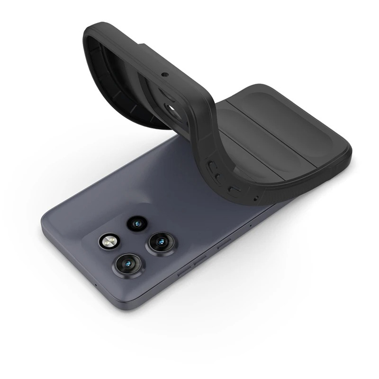 Zwarte telefoonhoes met een telefoon erin, de hoes wordt verwijderd.