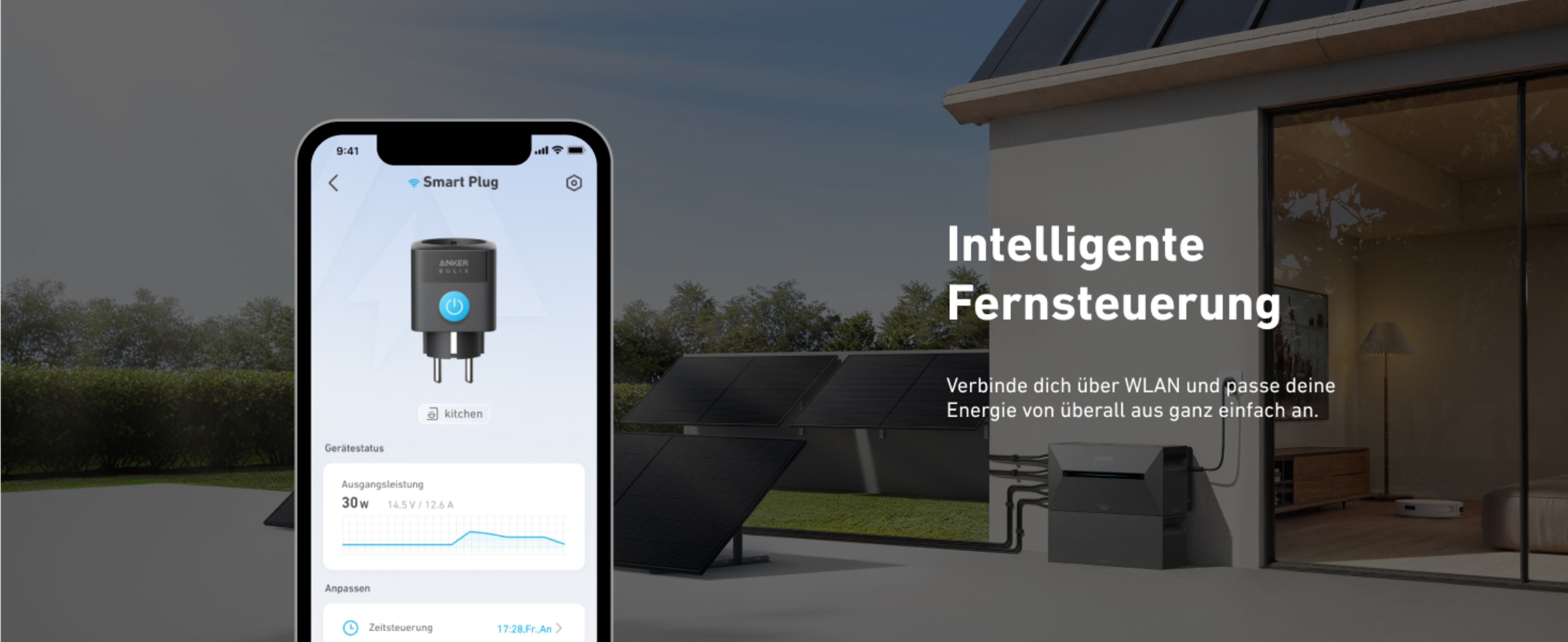 Smartphone che mostra un'interfaccia di spina intelligente, un esterno di casa e pannelli solari.