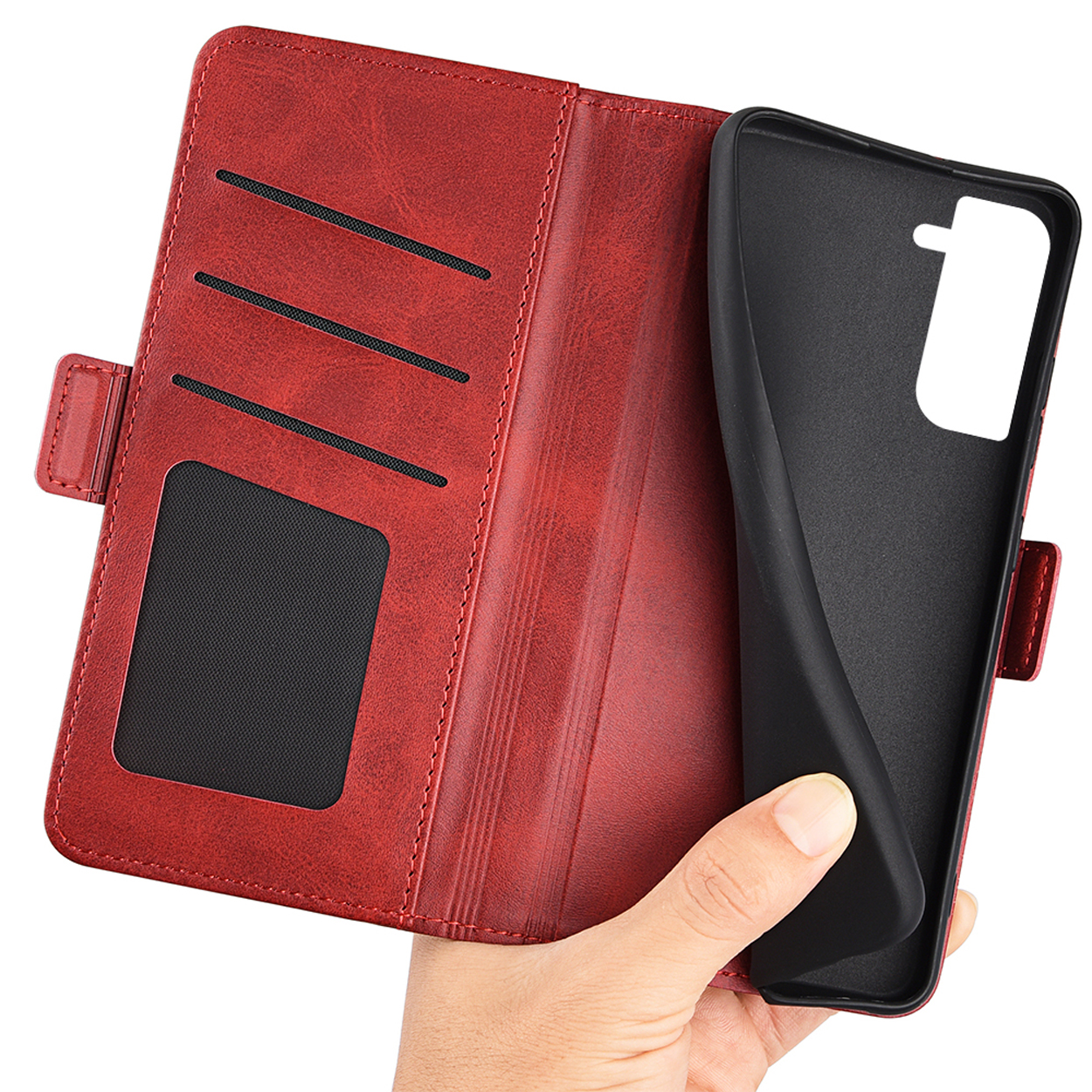 Coque de téléphone rouge ouverte. Un téléphone est à l'intérieur. L'étui comporte des emplacements pour cartes et une poche.