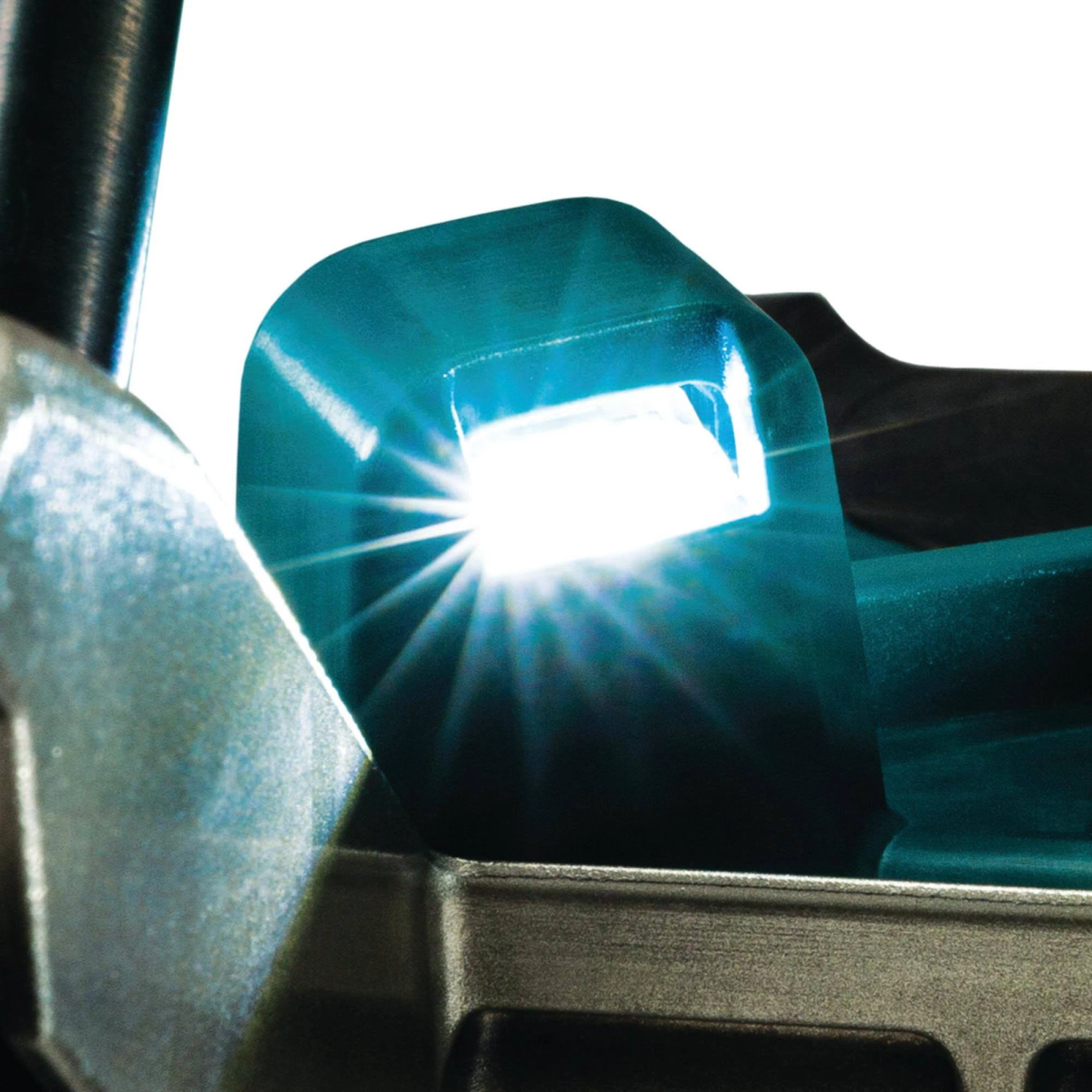 Zbliżenie jasnoniebieskiego światła z elektronarzędzia.