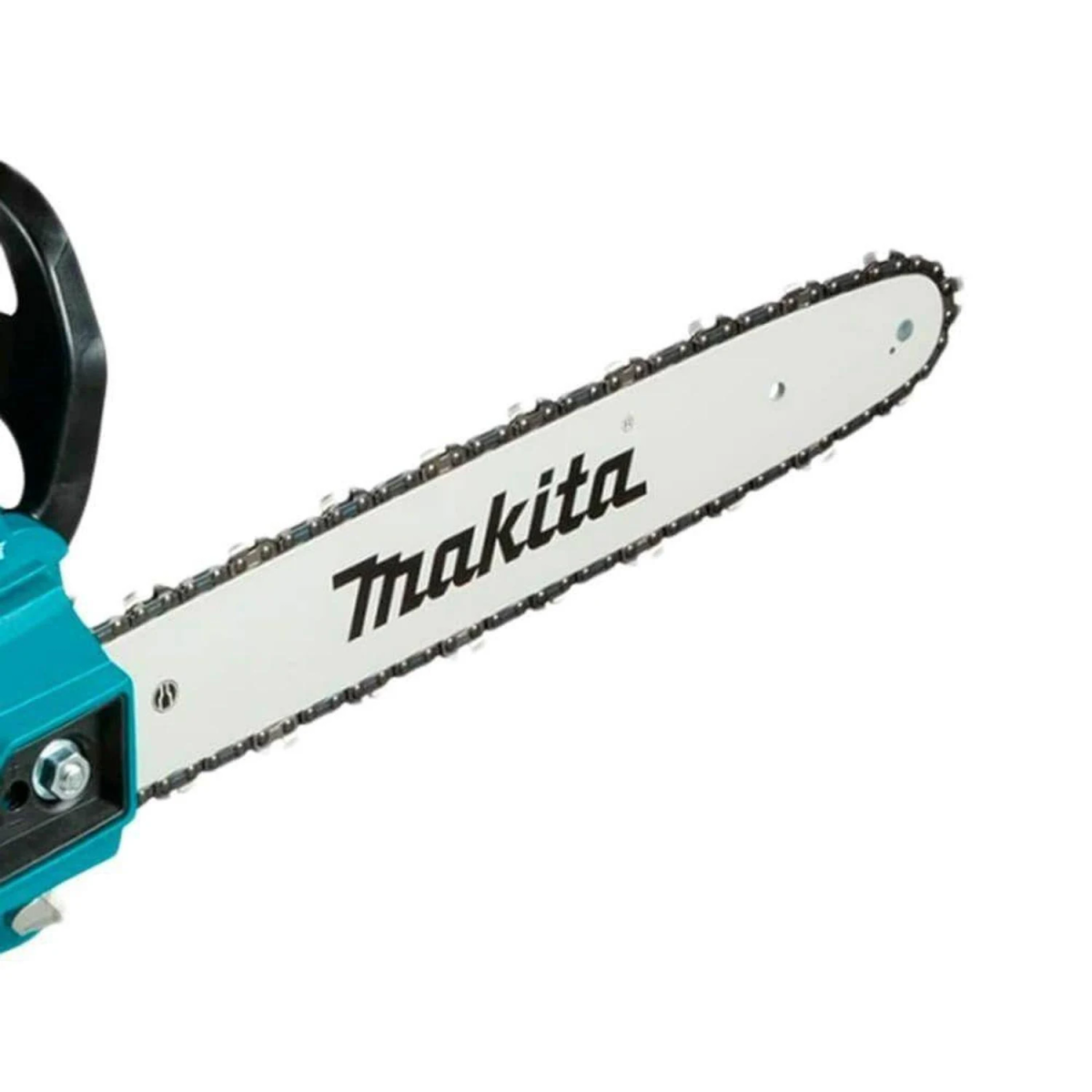 Primer plano de la cuchilla de una motosierra Makita, mostrando la cadena y el nombre de la marca.