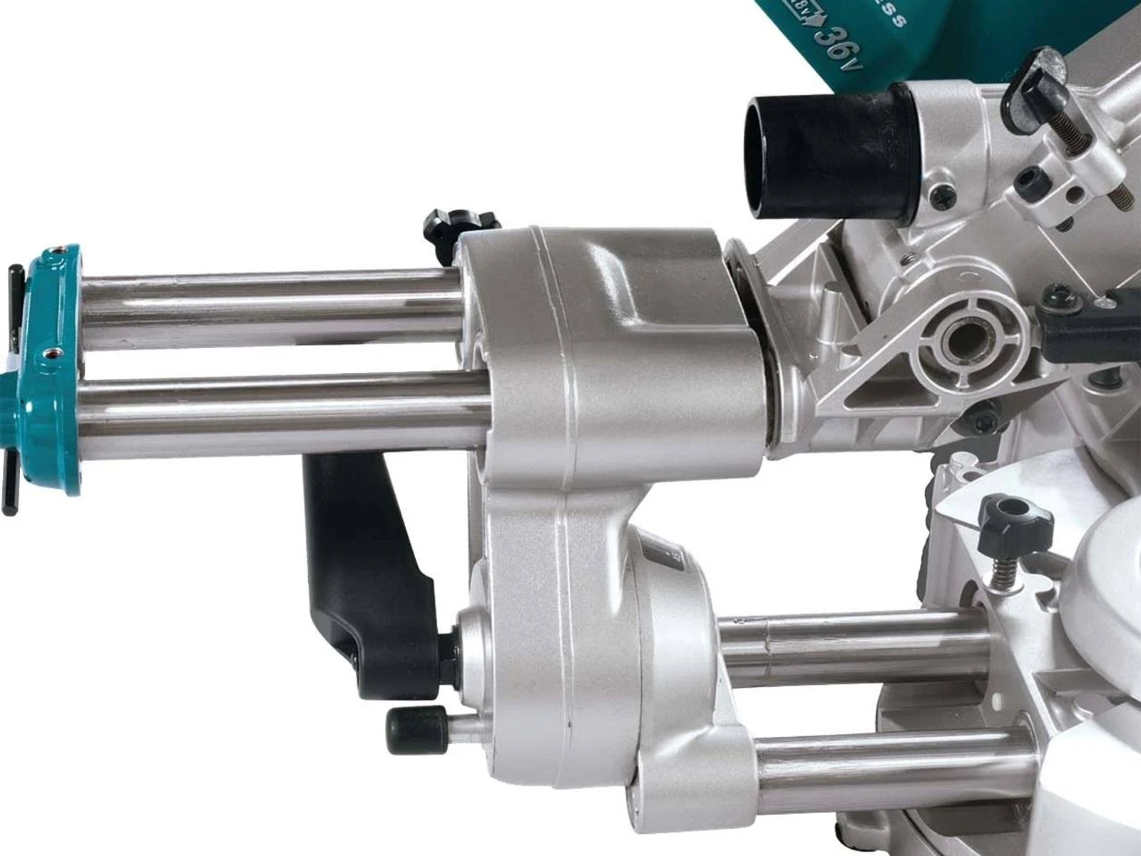 Nahaufnahme einer silbernen und tealfarbenen Gehrungssägemaschine. Die Maschine hat Metallkomponenten. Weißer Hintergrund.