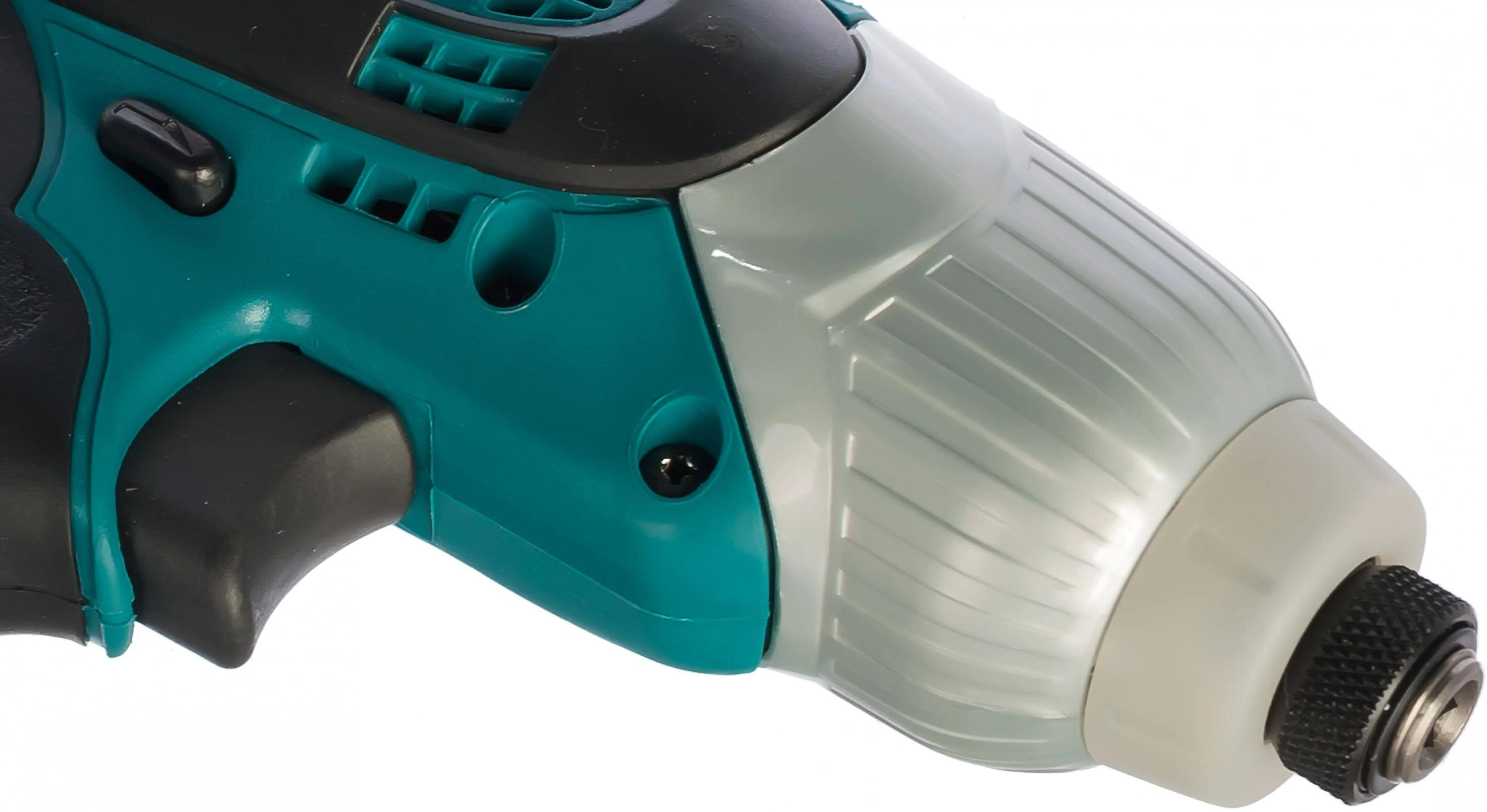 Zbliżenie turkusowo-czarnej wiertarki. Przód jest szary, z czarnym uchwytem.