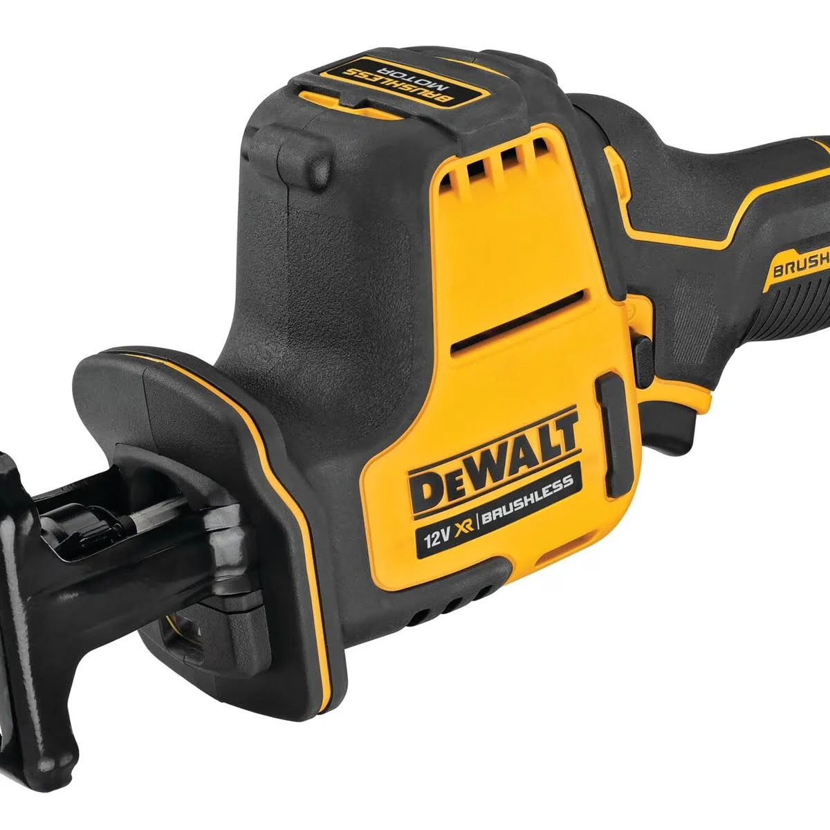 Primer plano de una sierra recíproca DEWALT negra y amarilla.