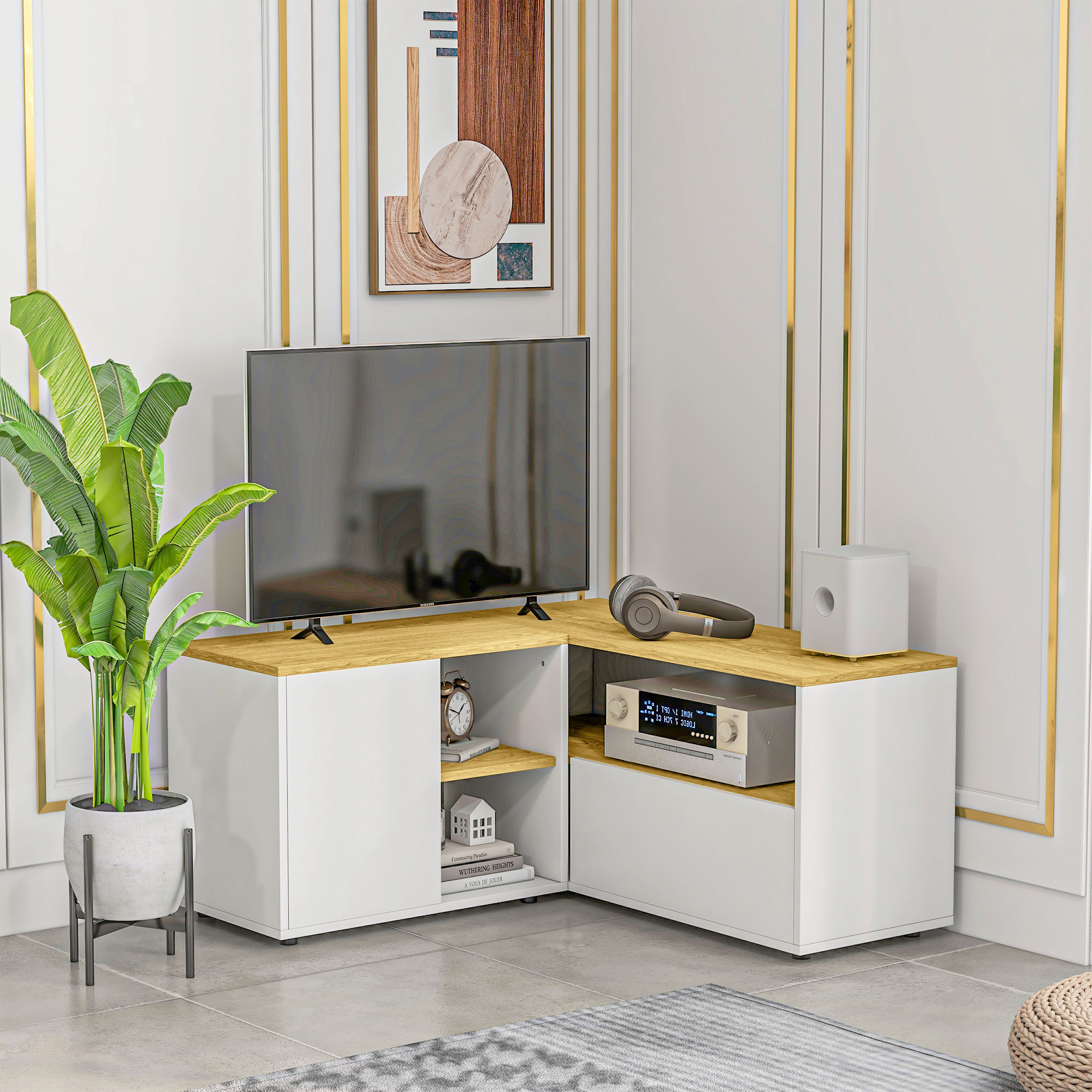 Mobile TV ad angolo con TV, decorazioni e pianta. Bianco e legno con piano chiaro.