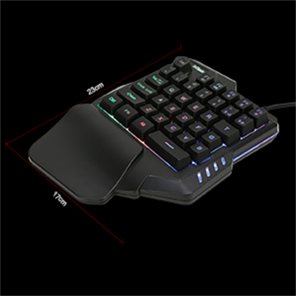Schwarzes Gaming-Tastenfeld mit Abmessungen und RGB-Beleuchtung.