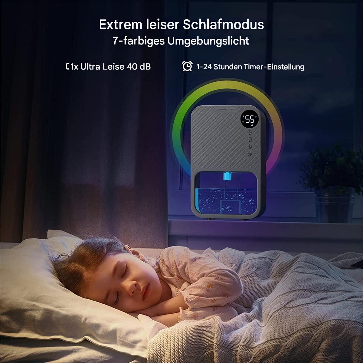Ein schlafendes Kind in einem Bett. Ein Luftbefeuchter mit farbigem Licht steht neben dem Bett. Nachtszene.
