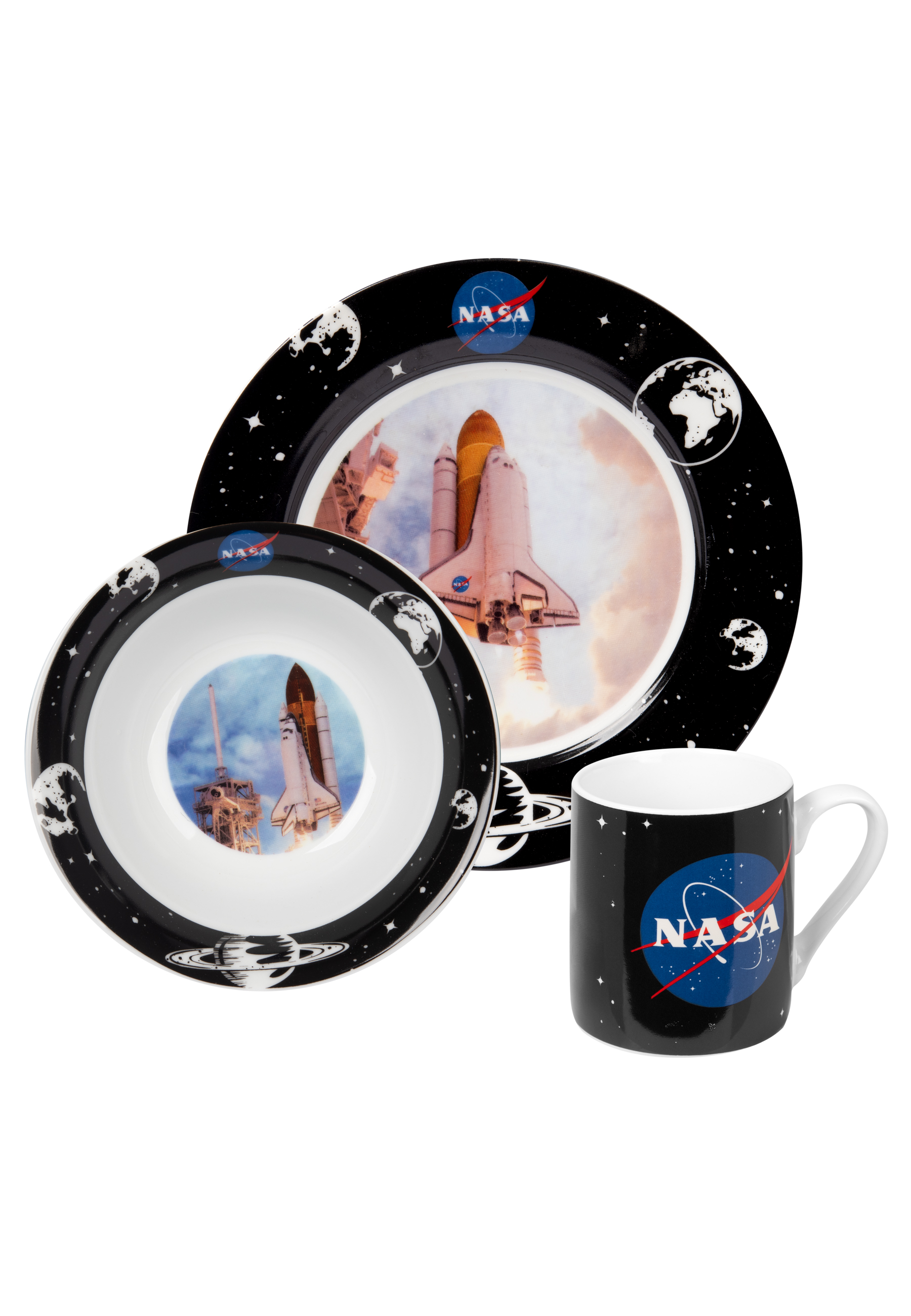 Ein NASA-Teller-Set und ein Becher. Das Set zeigt ein Raketenbild.