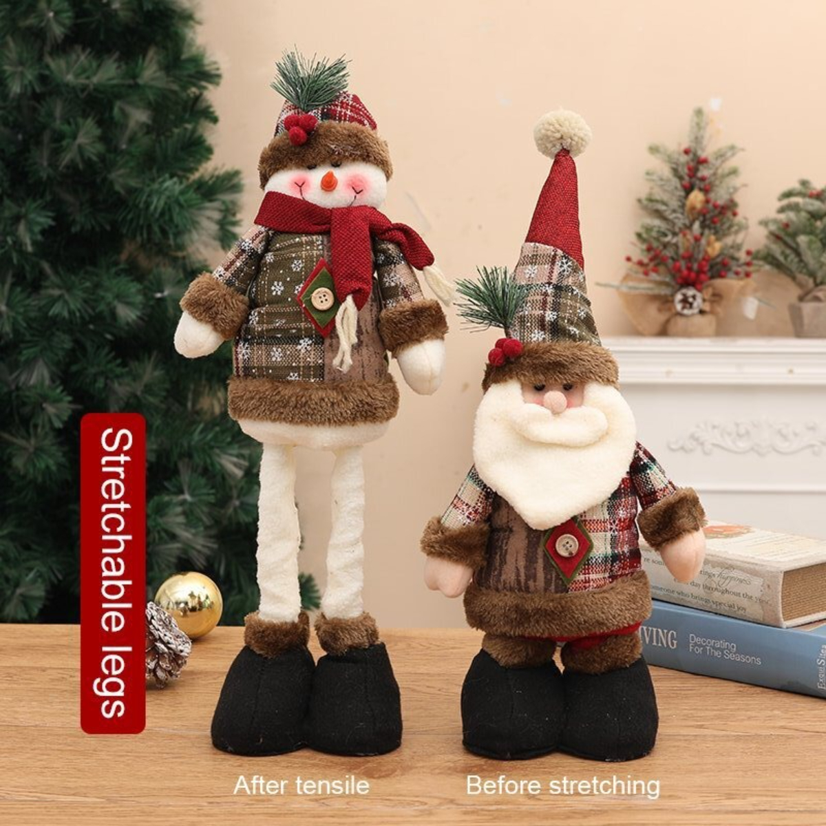 Zwei Weihnachtsfiguren, Schneemann und Weihnachtsmann, mit dehnbaren Beinen.