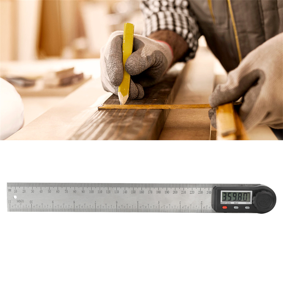 Ein Zimmermann misst eine Holzplatte mit einem Lineal und einem digitalen Winkelmesser. Die Arbeit ist im Gange.