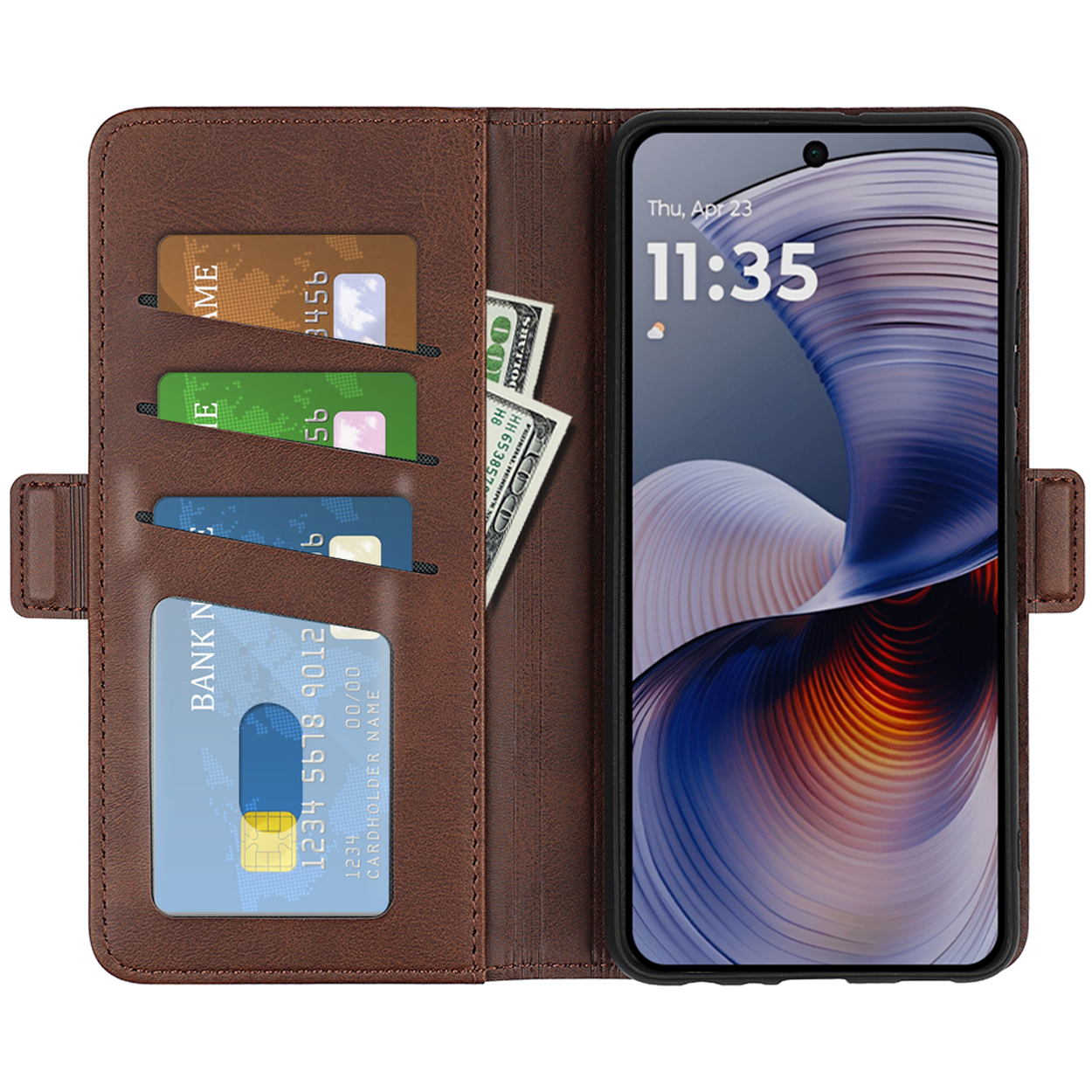 Bruine telefoonhoes met telefoon erin. Creditcards, contant geld zichtbaar. De tijd van de telefoon wordt weergegeven.