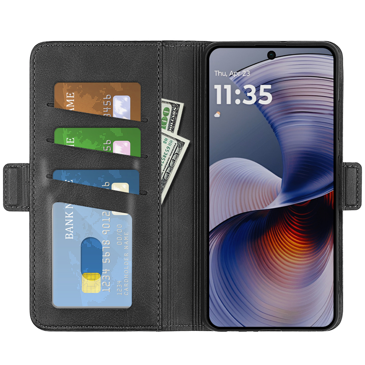 Zwarte telefoonhoes open met telefoon, kaarten en geld. Telefoon toont de tijd.