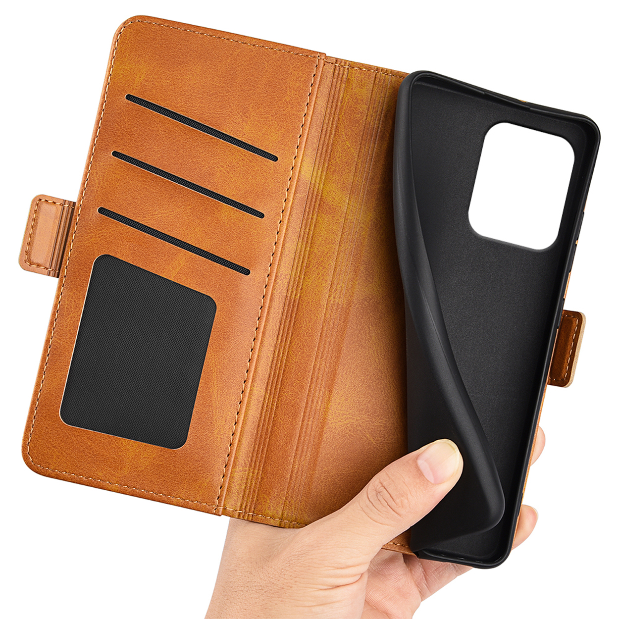 Bruine telefoonhoes open met telefoon erin. Interieur met kaartsleuven en een zwarte houder.