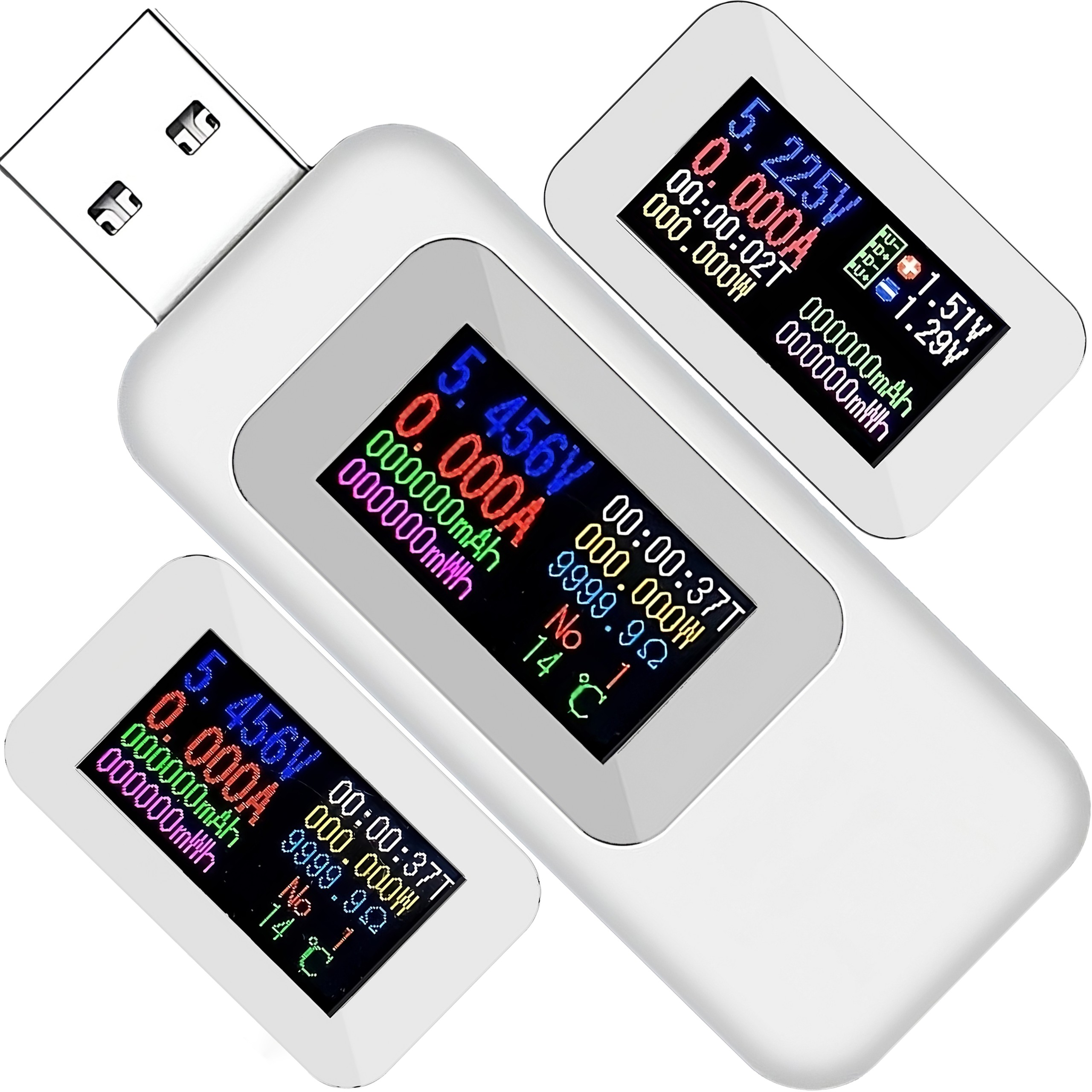 Weißes USB-Leistungsmessgerät mit drei Bildschirmen, die Spannung, Strom und Leistung anzeigen.