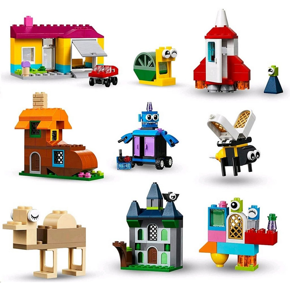 Set LEGO Classic con vari modelli tra cui una casa, un'auto, una lumaca, un'ape, un razzo e un castello. Vengono utilizzati blocchi colorati.