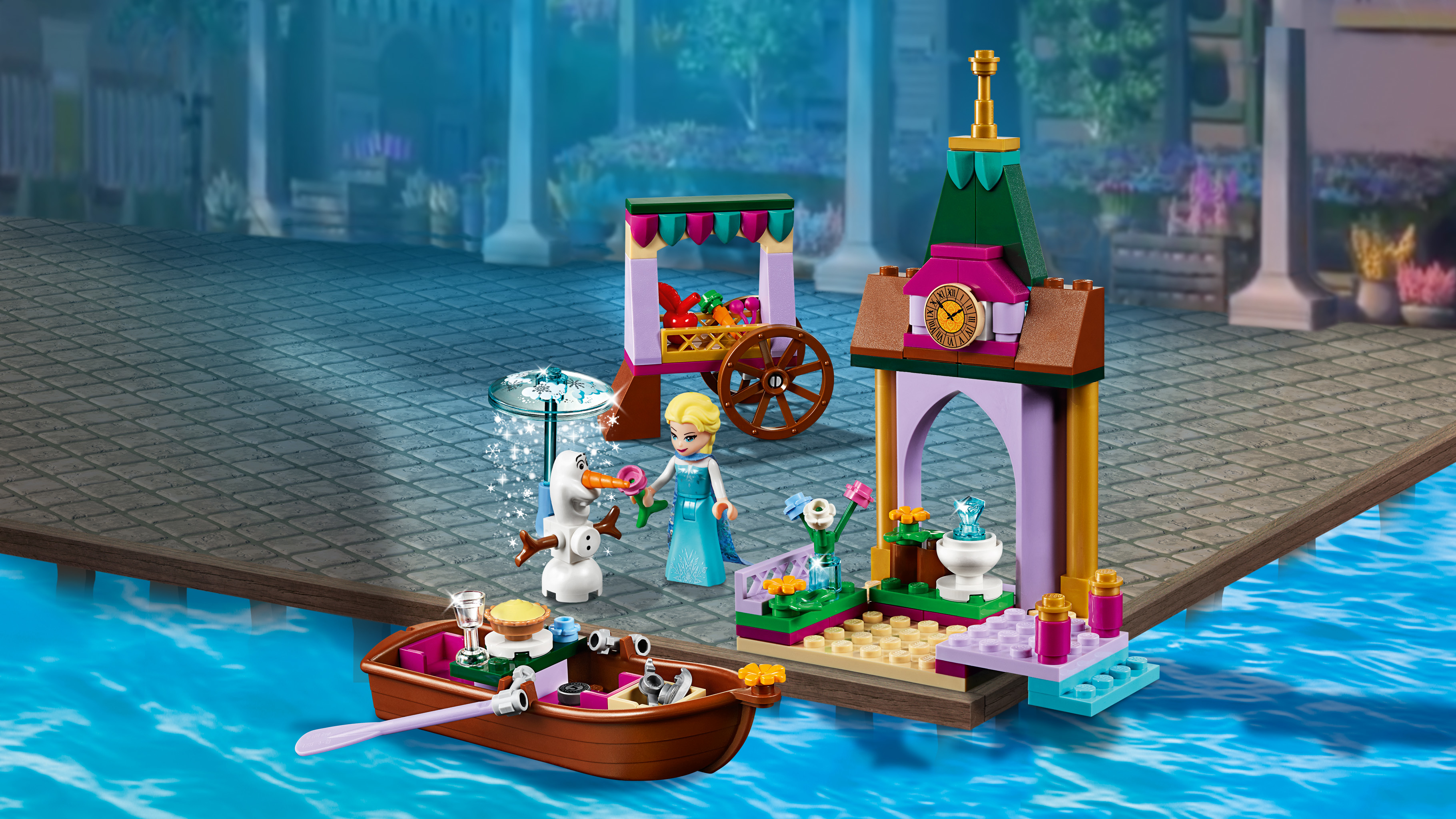 Set LEGO Frozen. Scena con Elsa, Olaf e un edificio con torre dell'orologio.