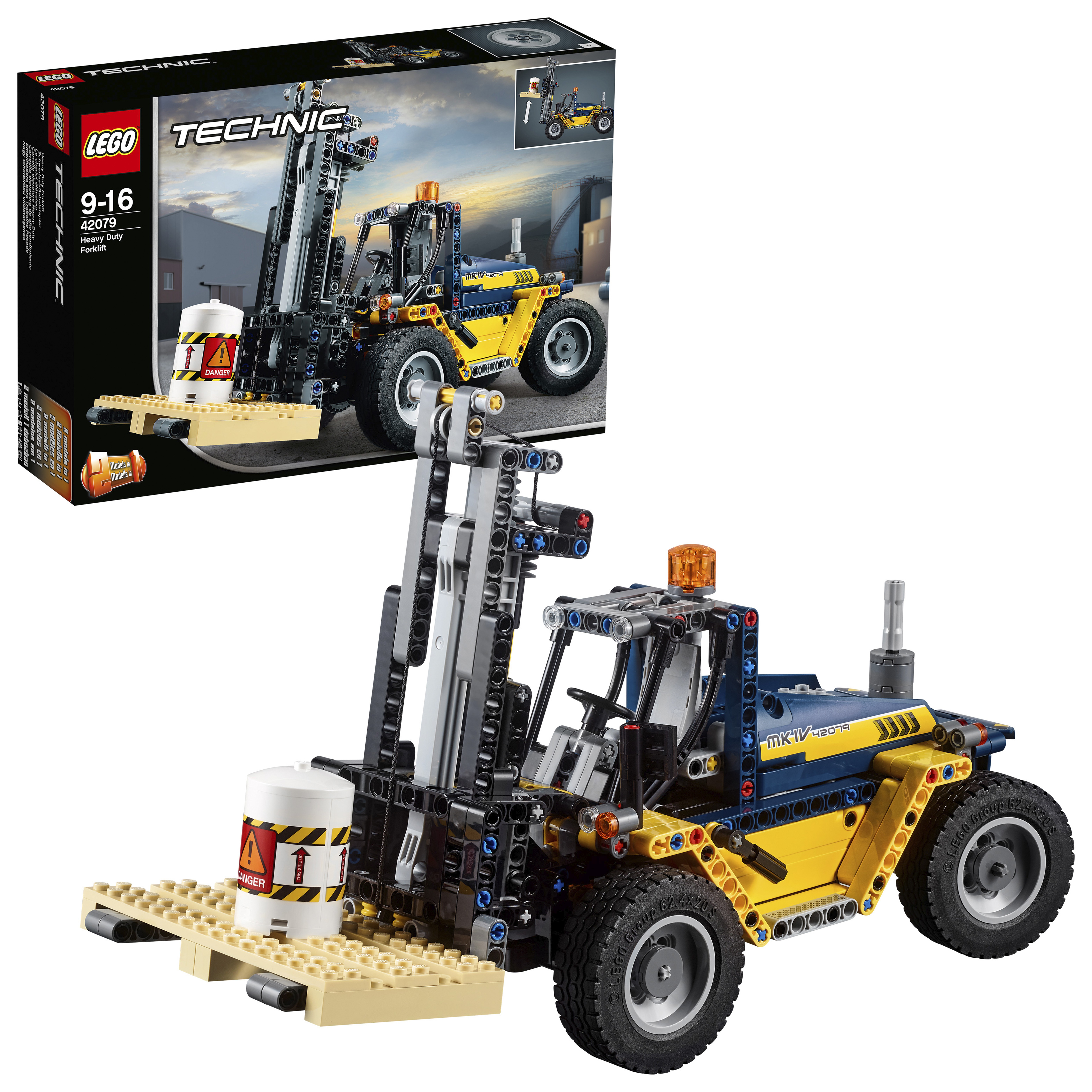 Lego Technic vorkheftruckmodel met een doos en model.